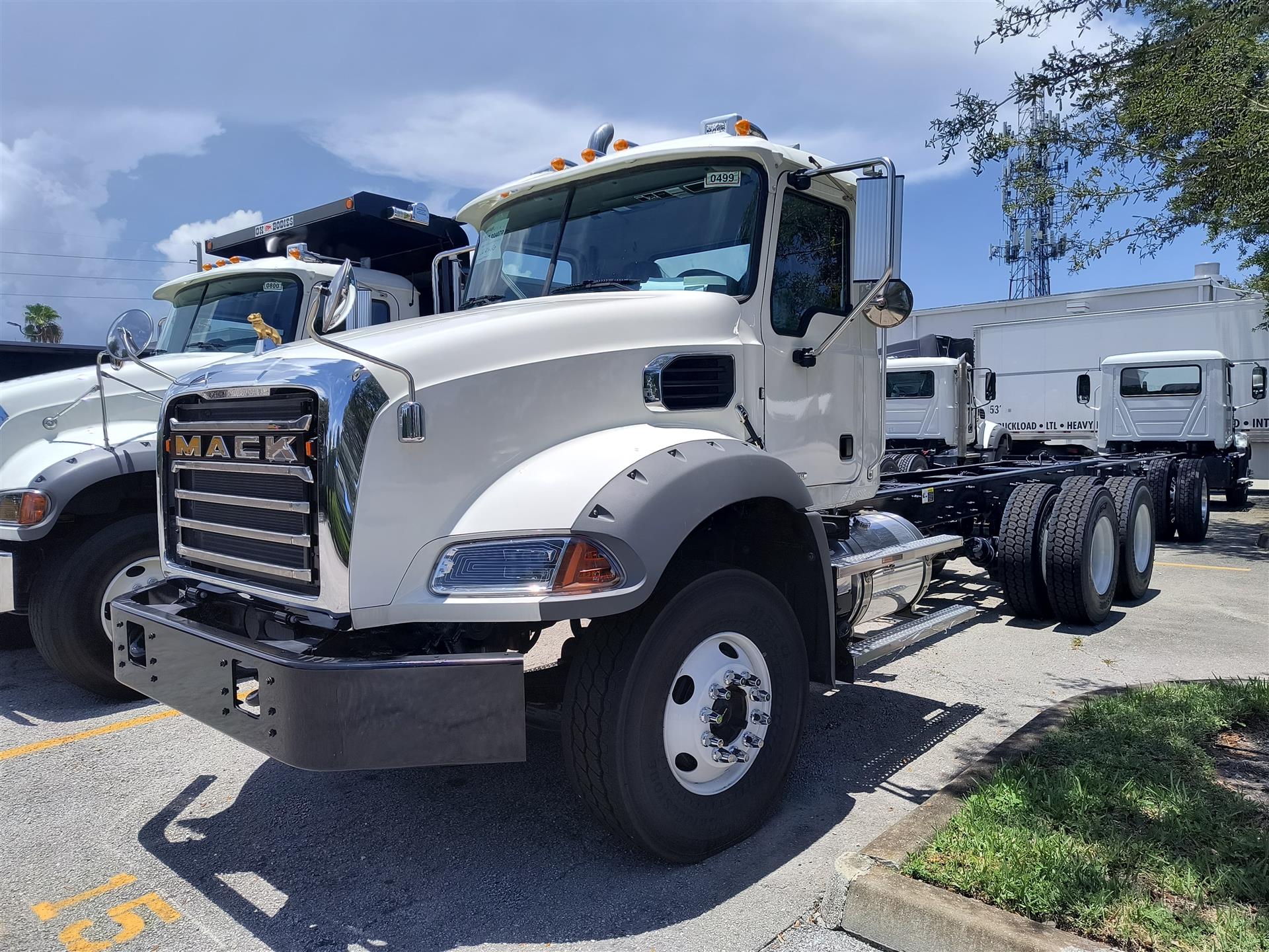 2024 Mack GR64BX