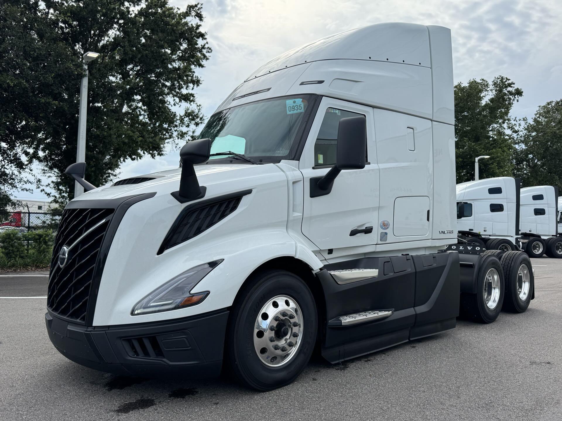 2026 Volvo VNL64T440