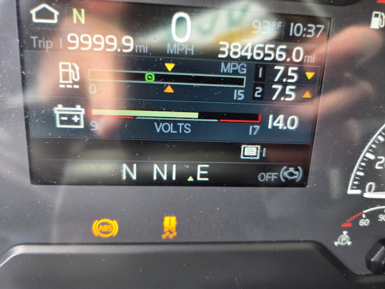 2023 Volvo - image 16