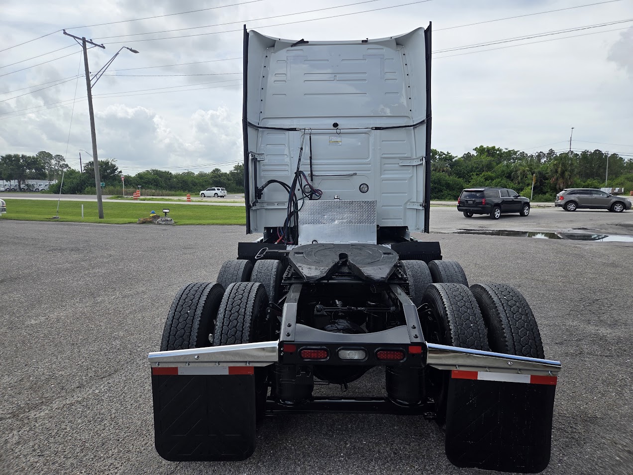 2023 Volvo - image 6