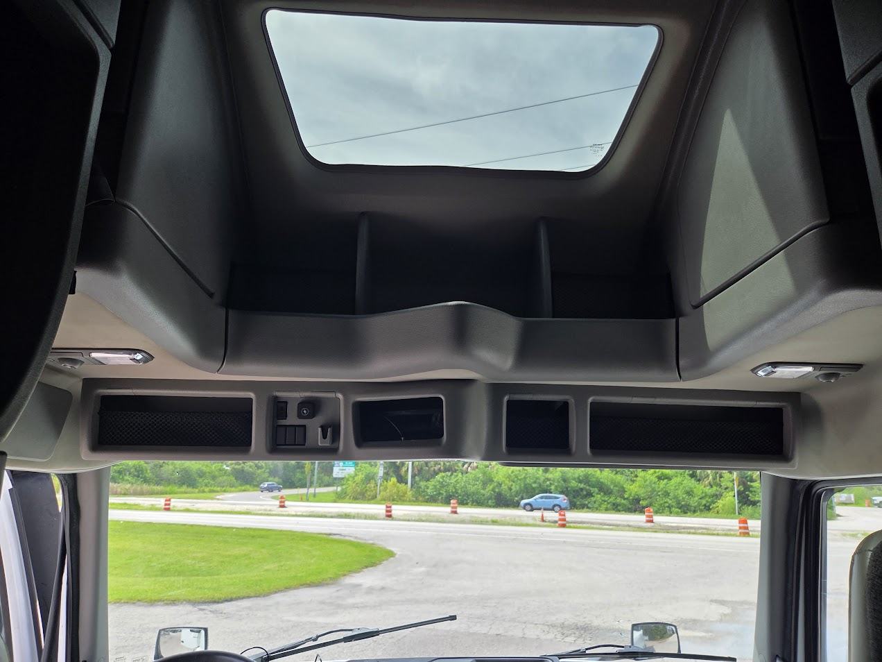 2023 Volvo - image 21