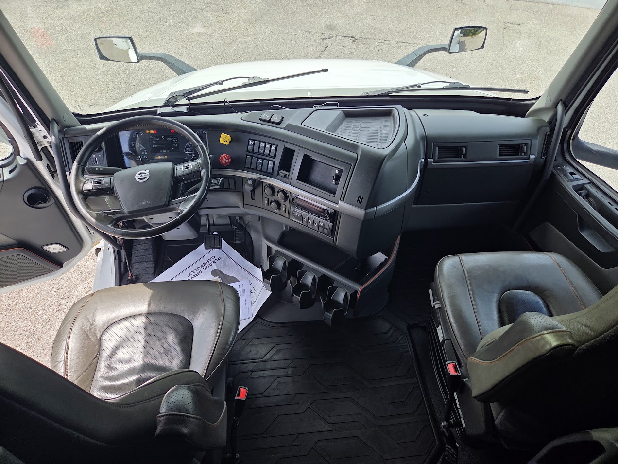 2023 Volvo - image 14