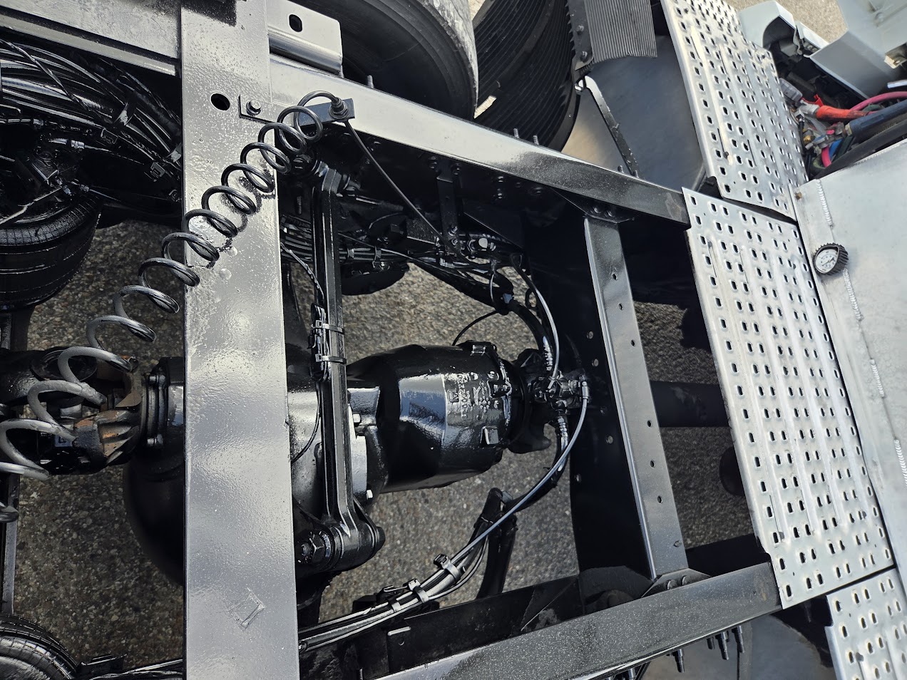 2023 Volvo - image 12