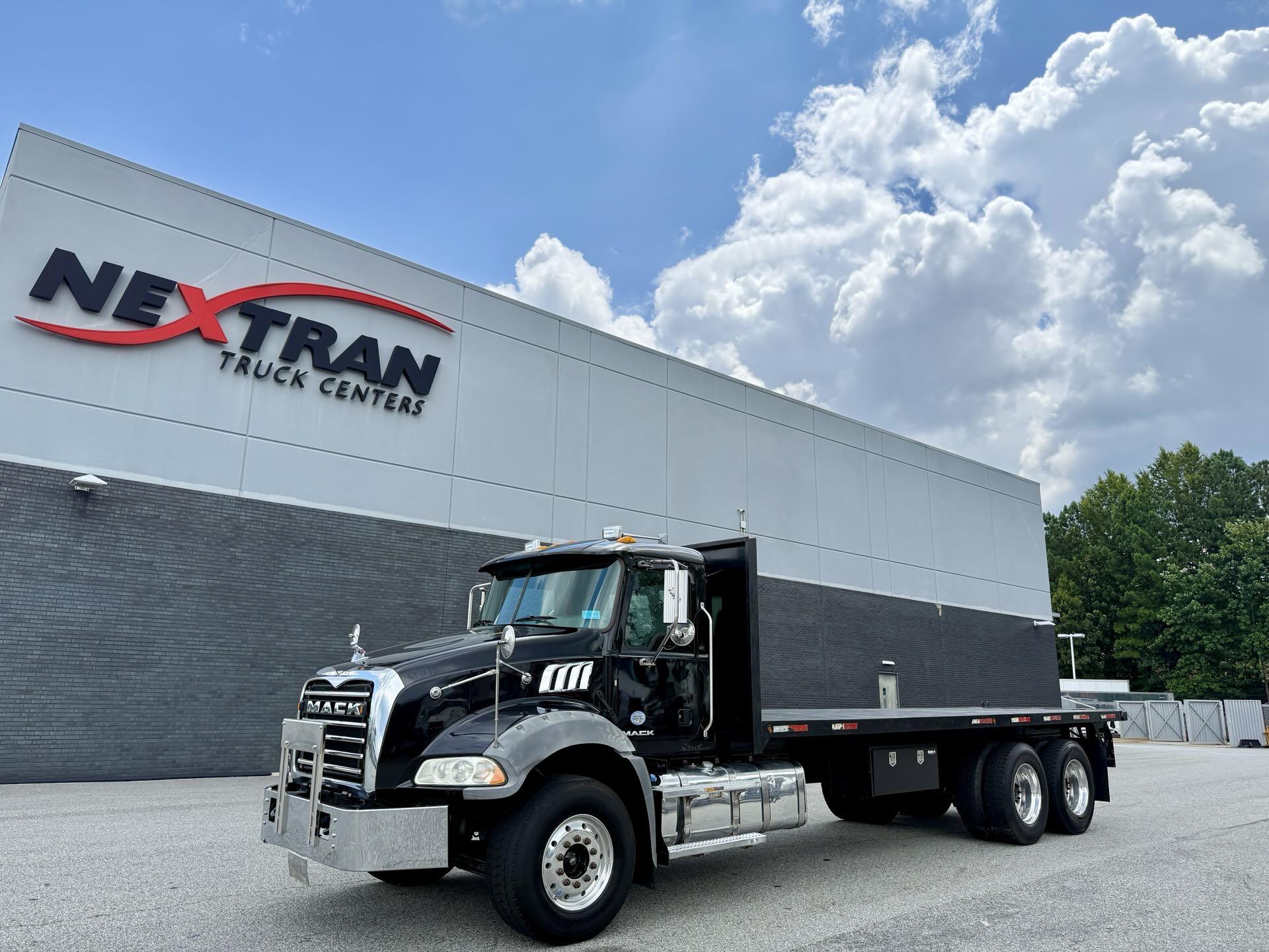 2017 Mack GU813