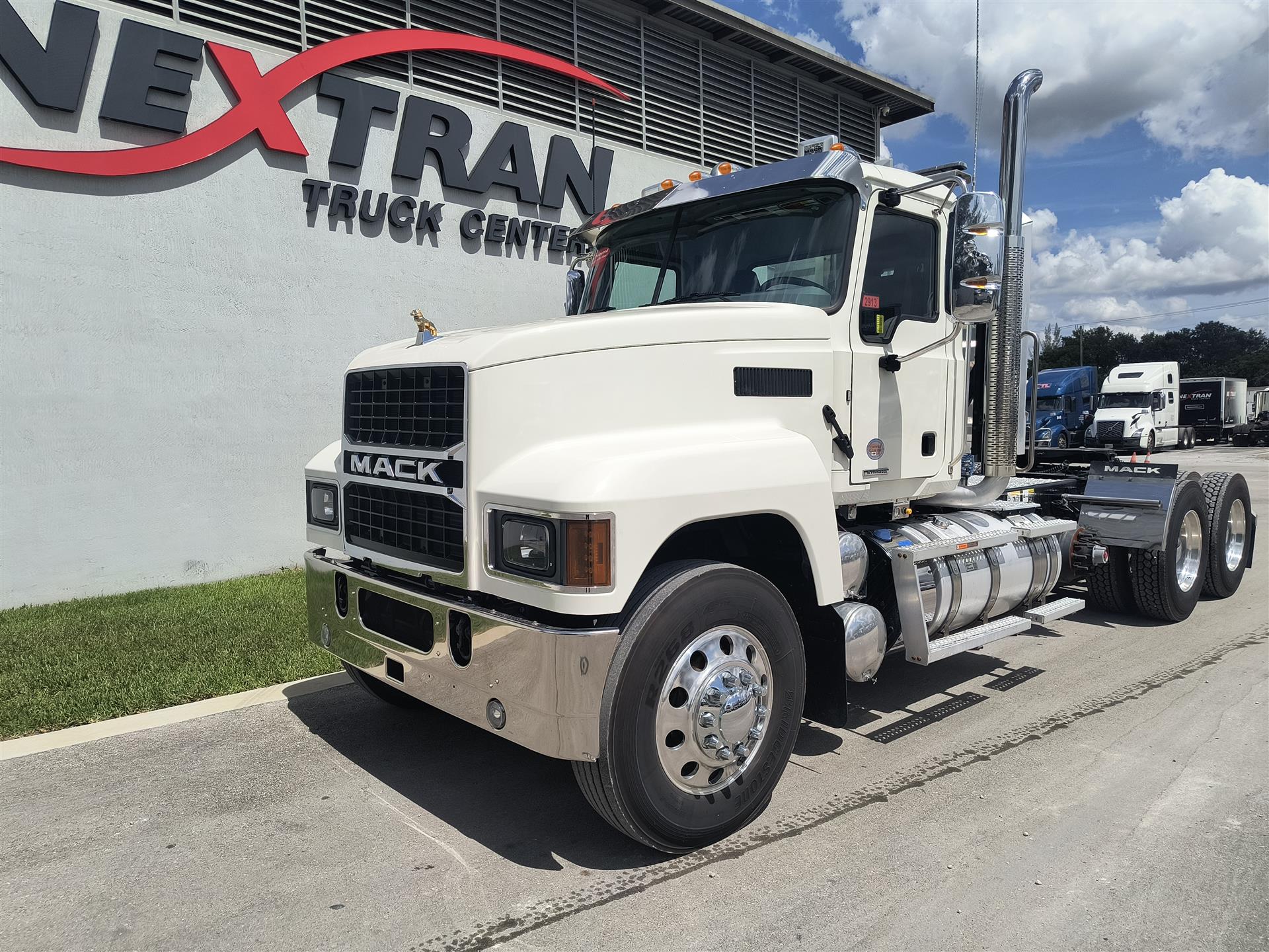 2025 Mack PI64T