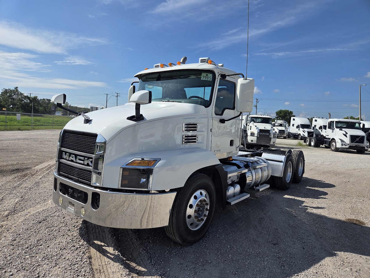 2020 Mack AN64T