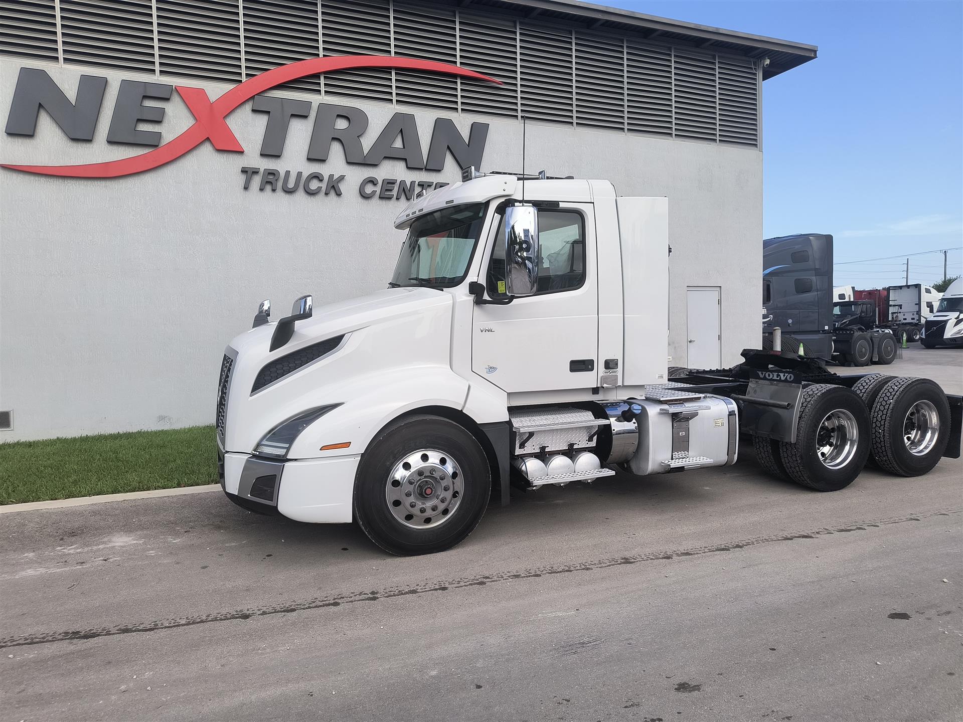 2020 Volvo VNR64T300
