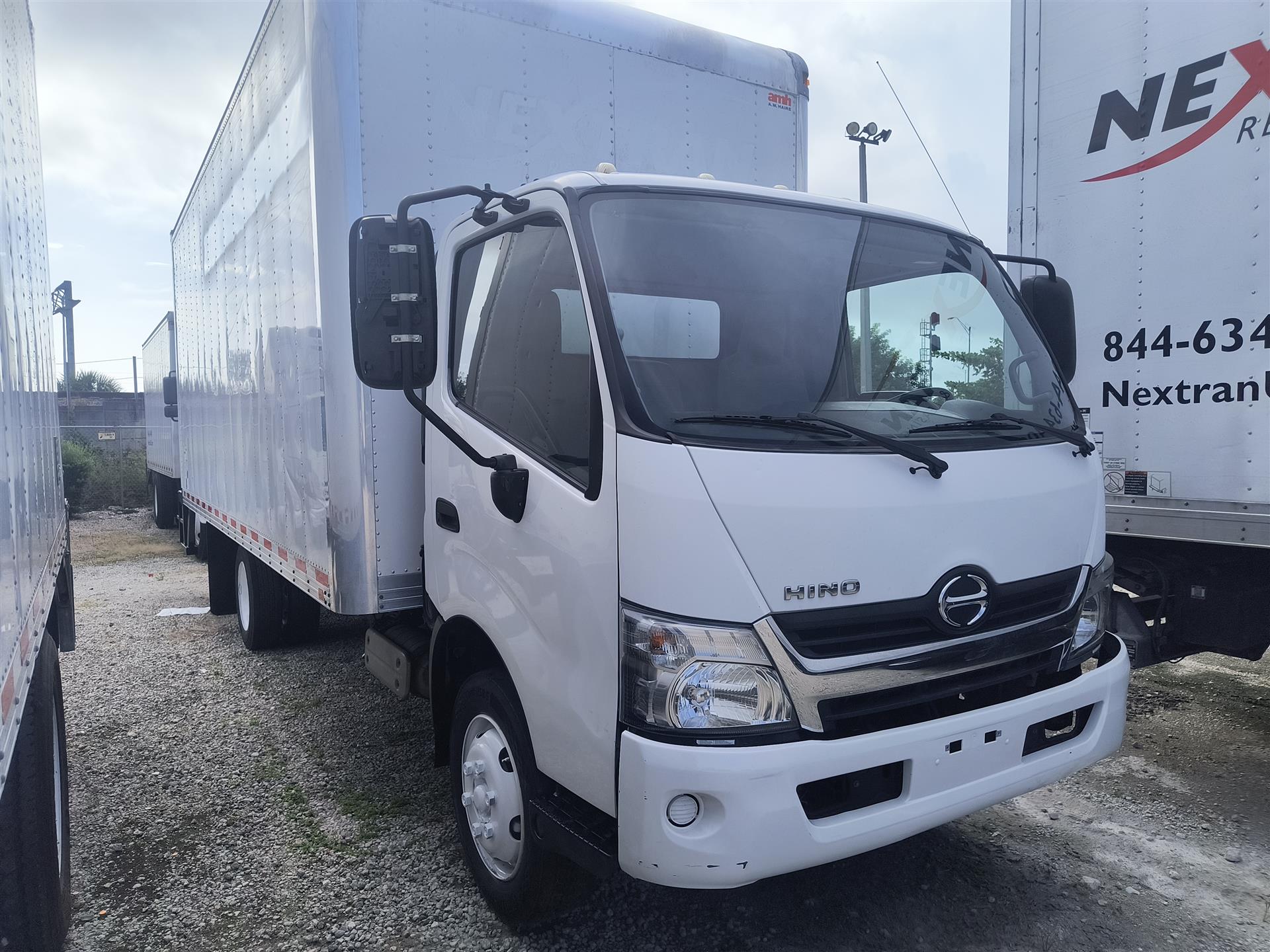2019 Hino 195
