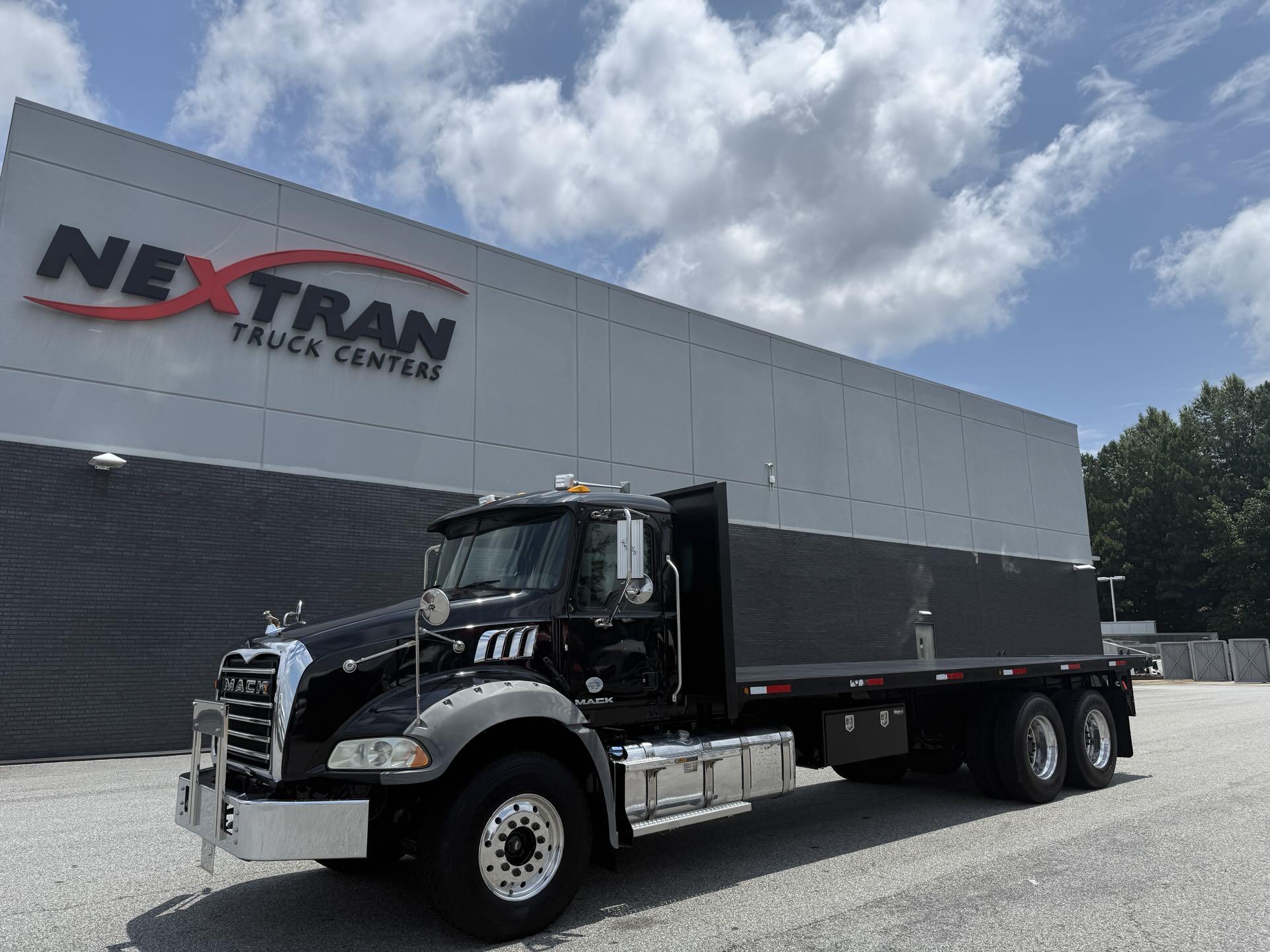 2017 Mack GU813