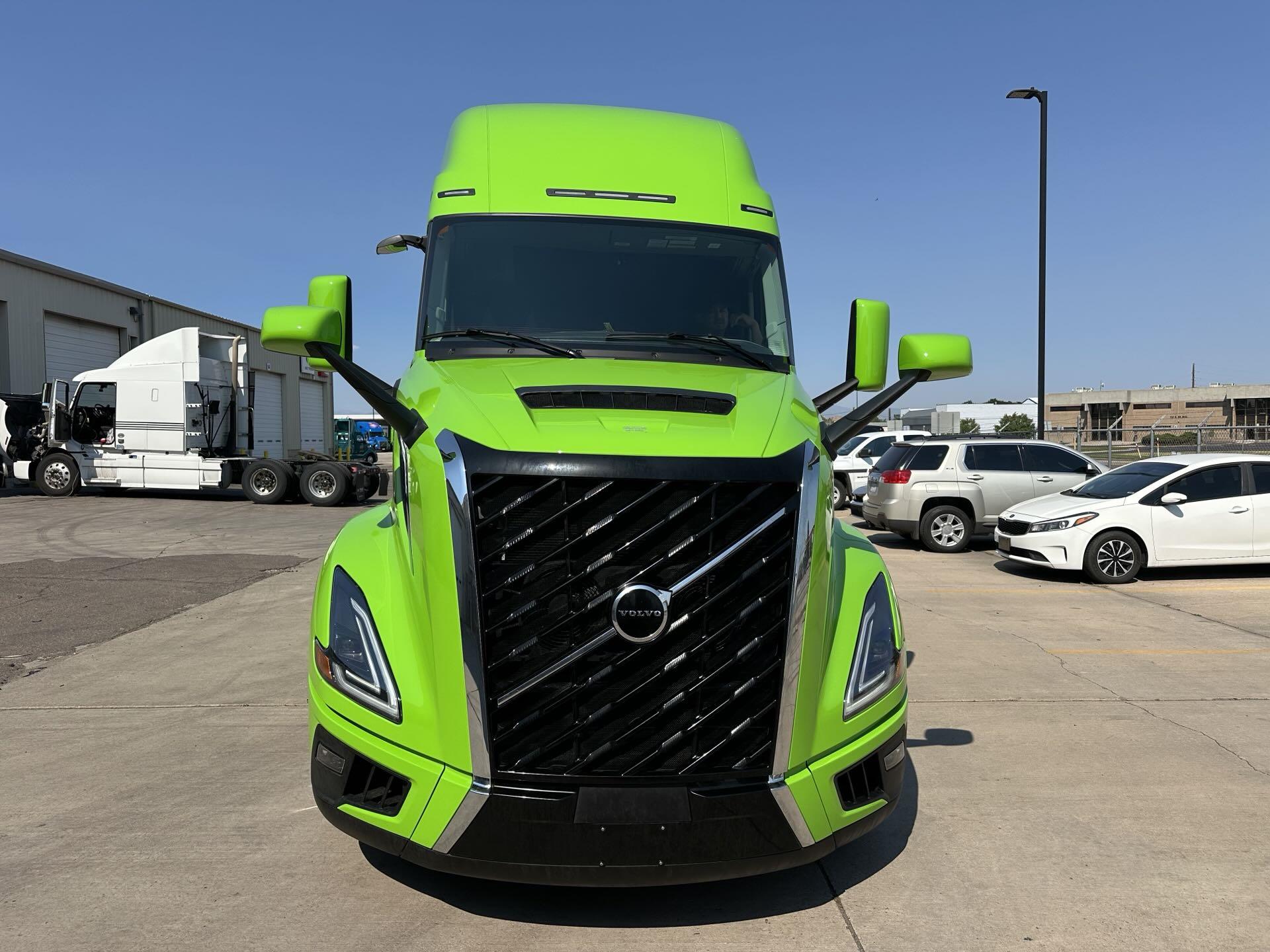 2026 Volvo - image 3