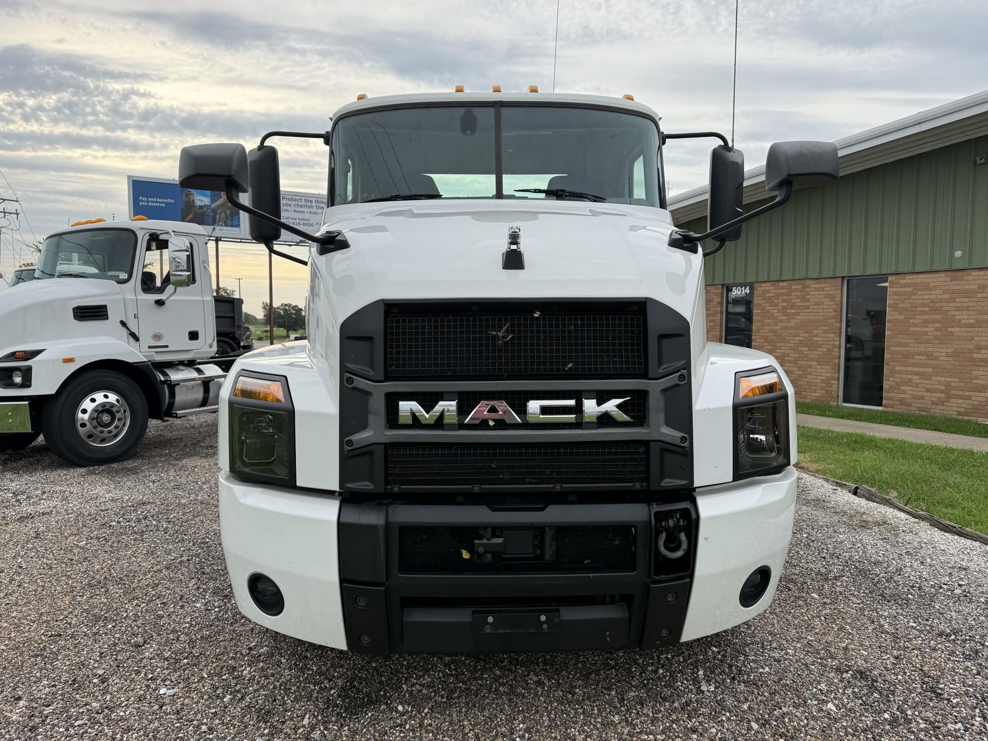 2020 Mack - image 7