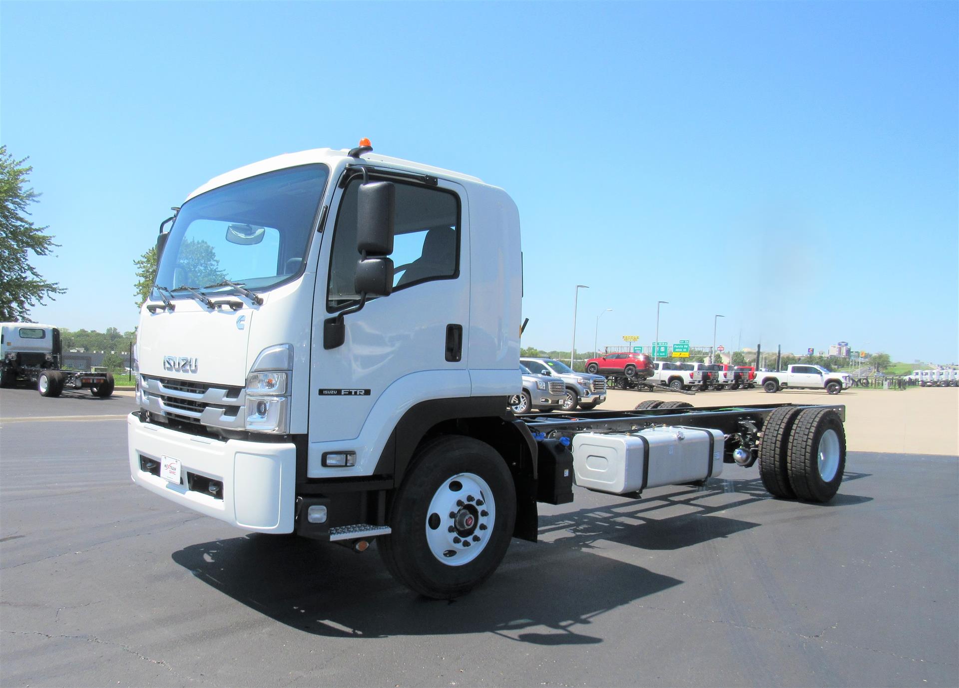 2025 Isuzu FTR MT5