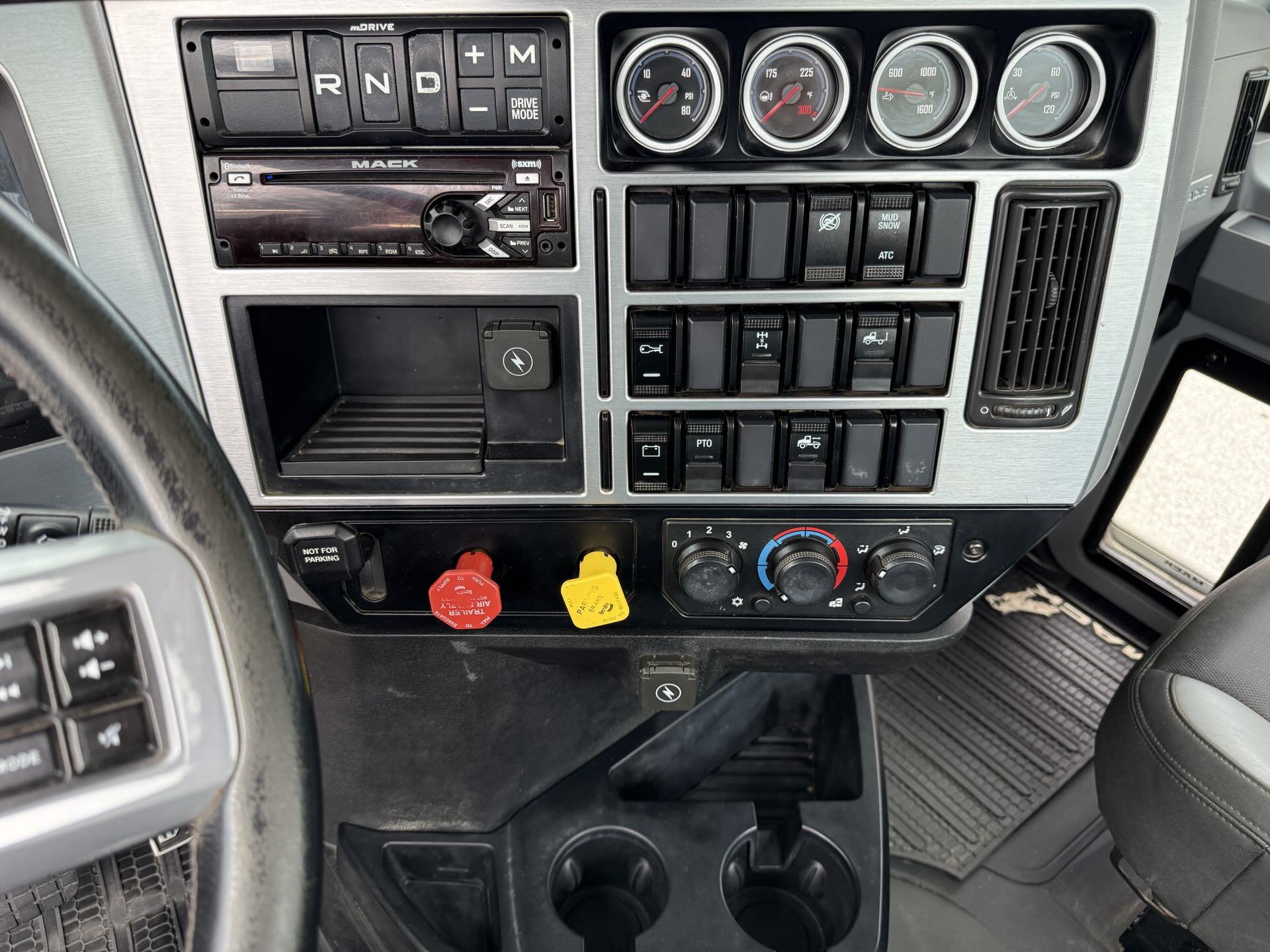2021 Mack - image 14