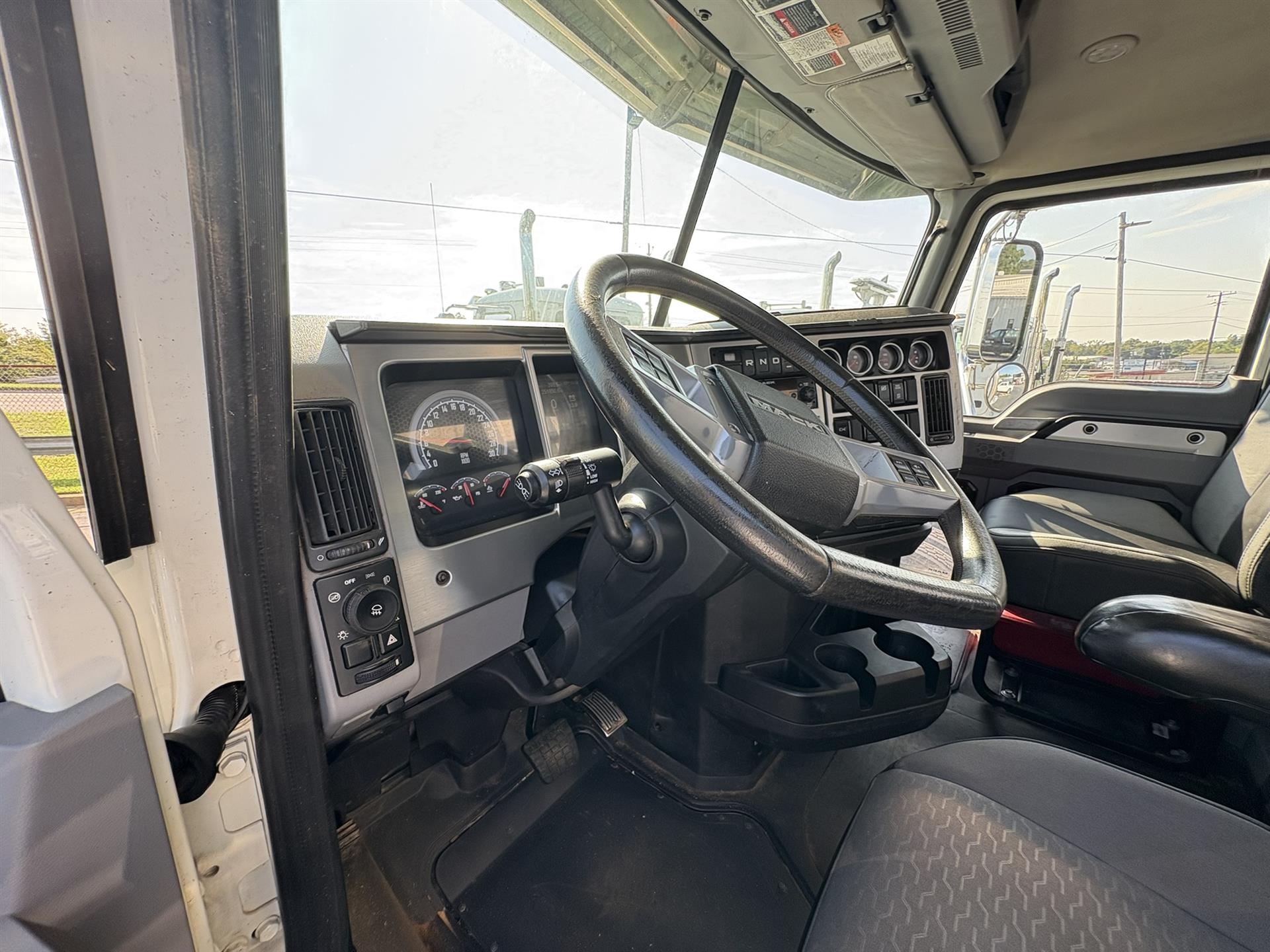 2022 Mack - image 10