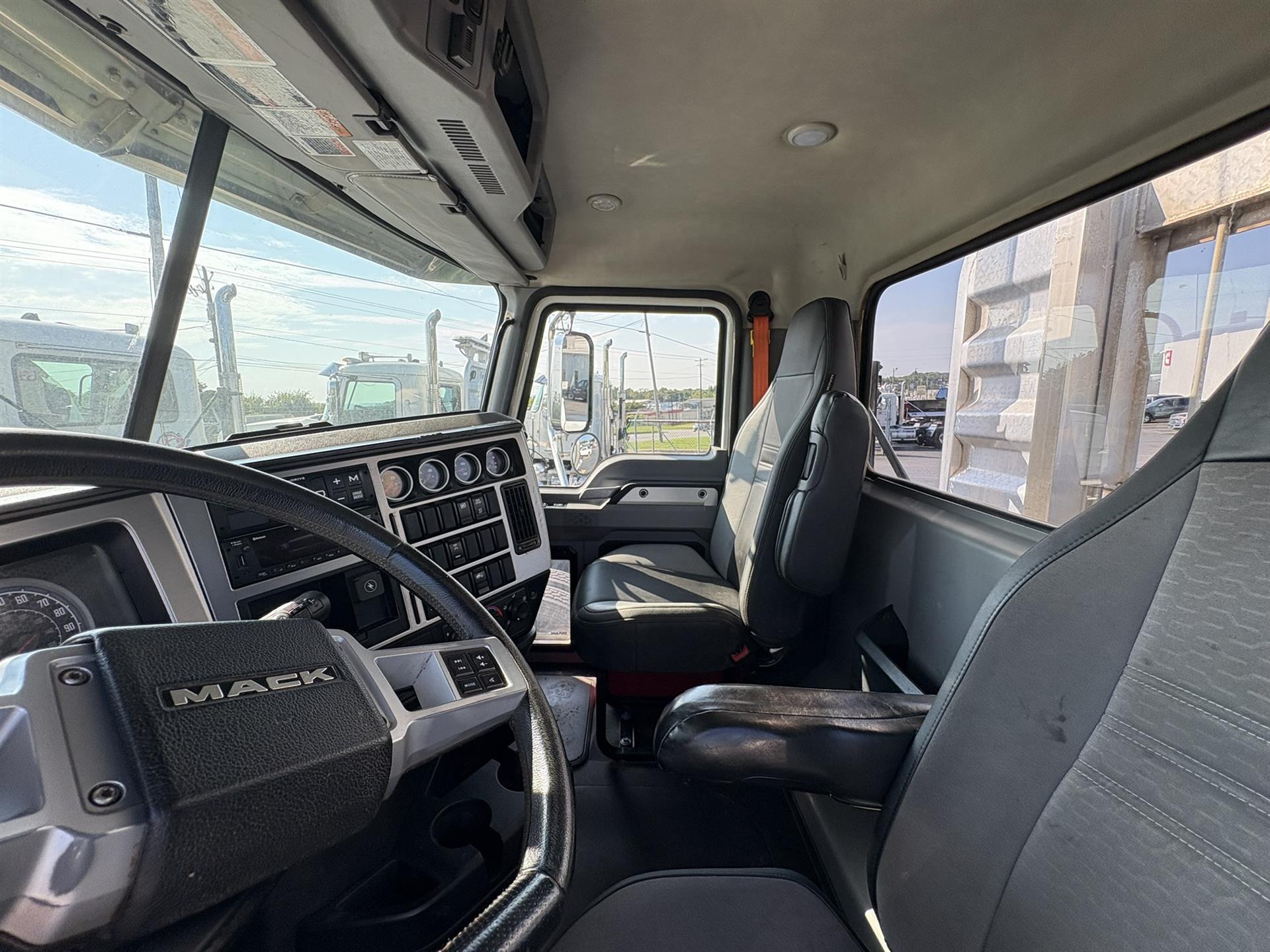 2022 Mack - image 9