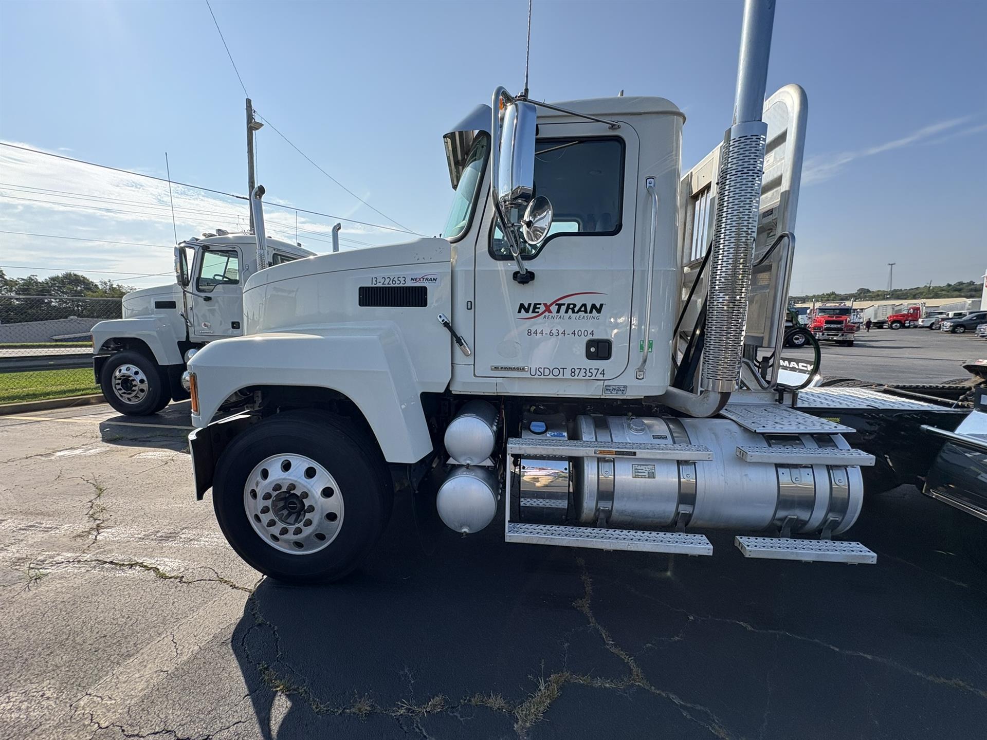 2022 Mack PI64T