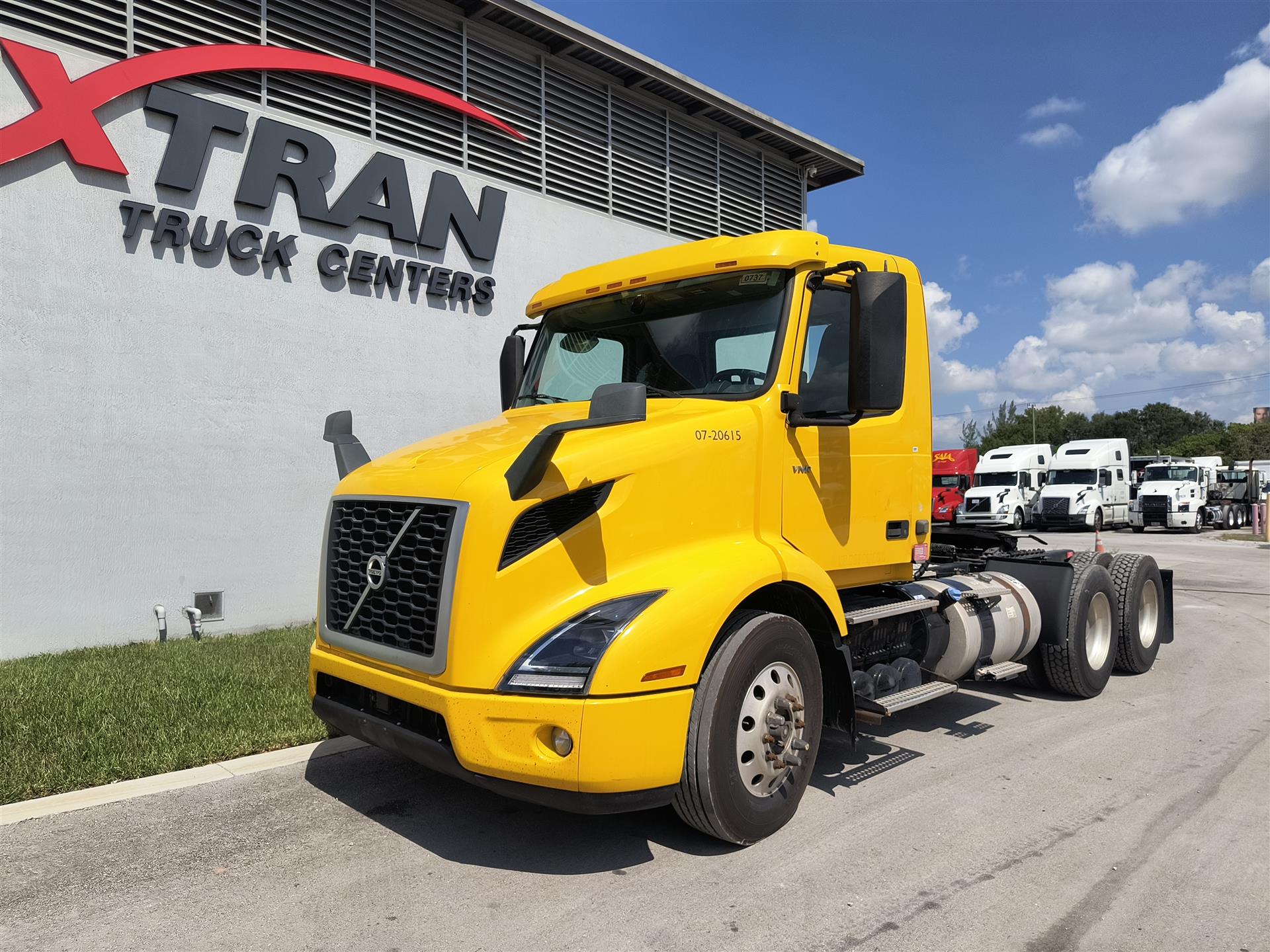 2020 Volvo VNR64T300