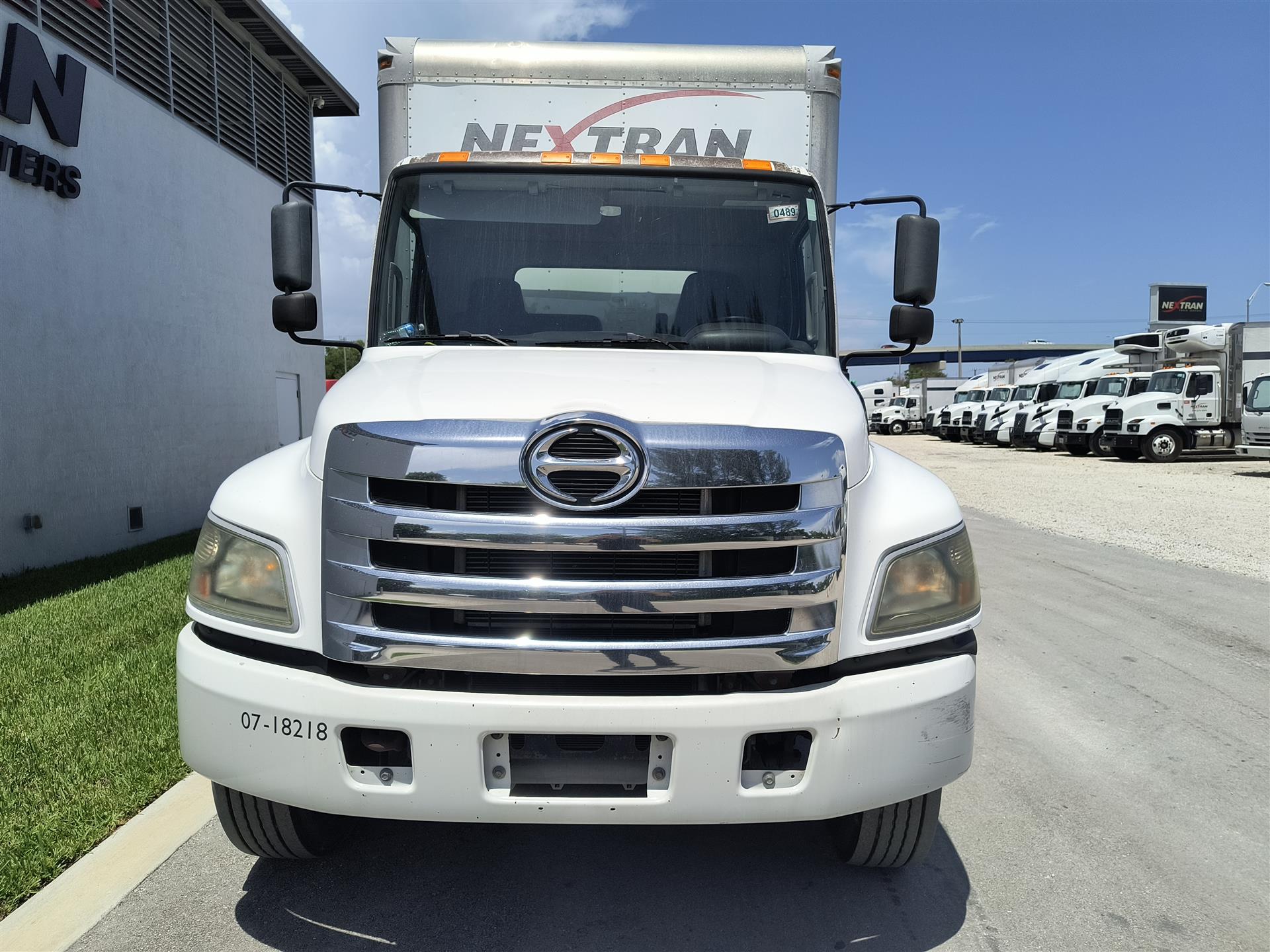 2018 Hino 268 - image 2