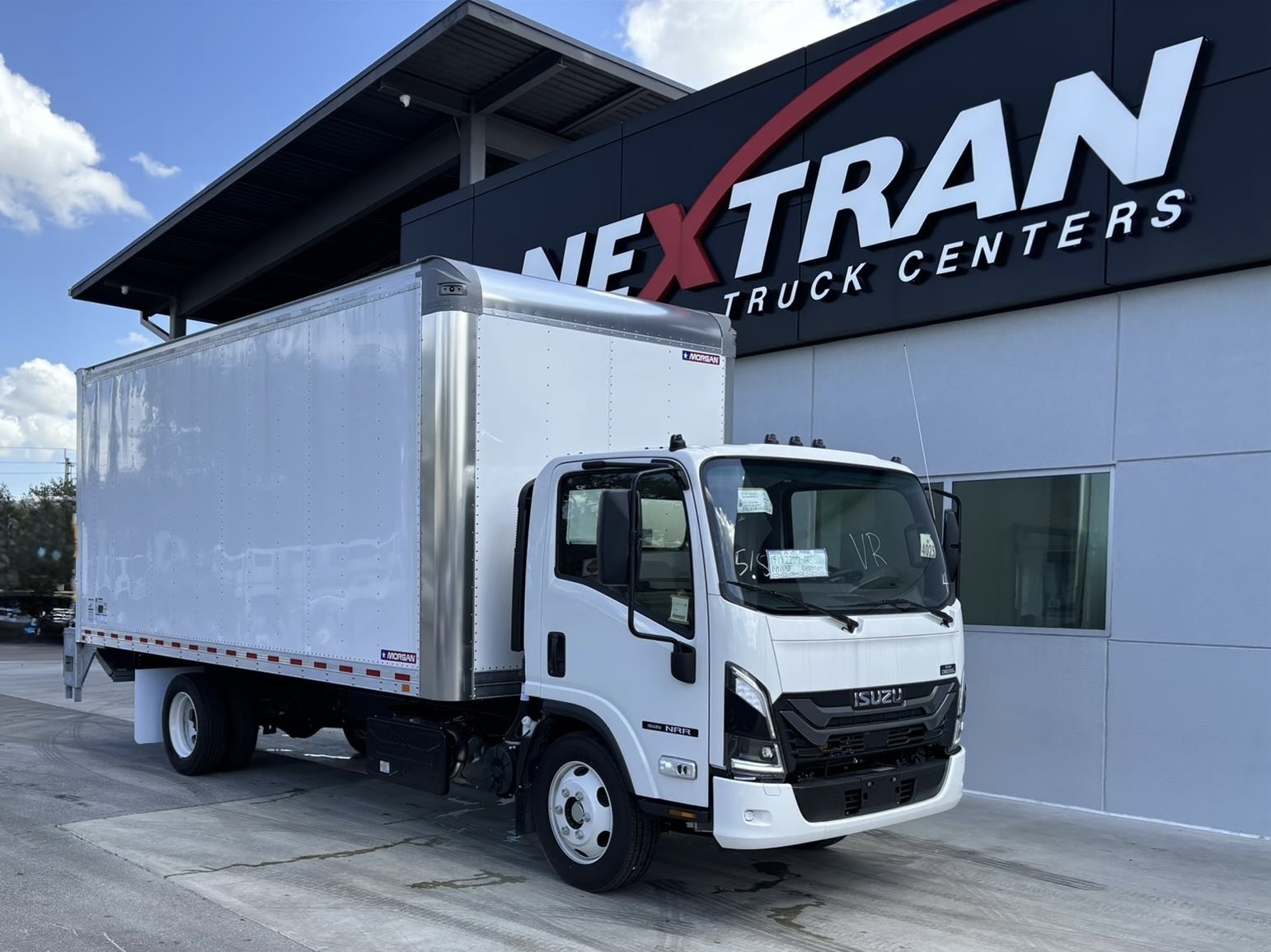 2025 Isuzu NPR-3F324