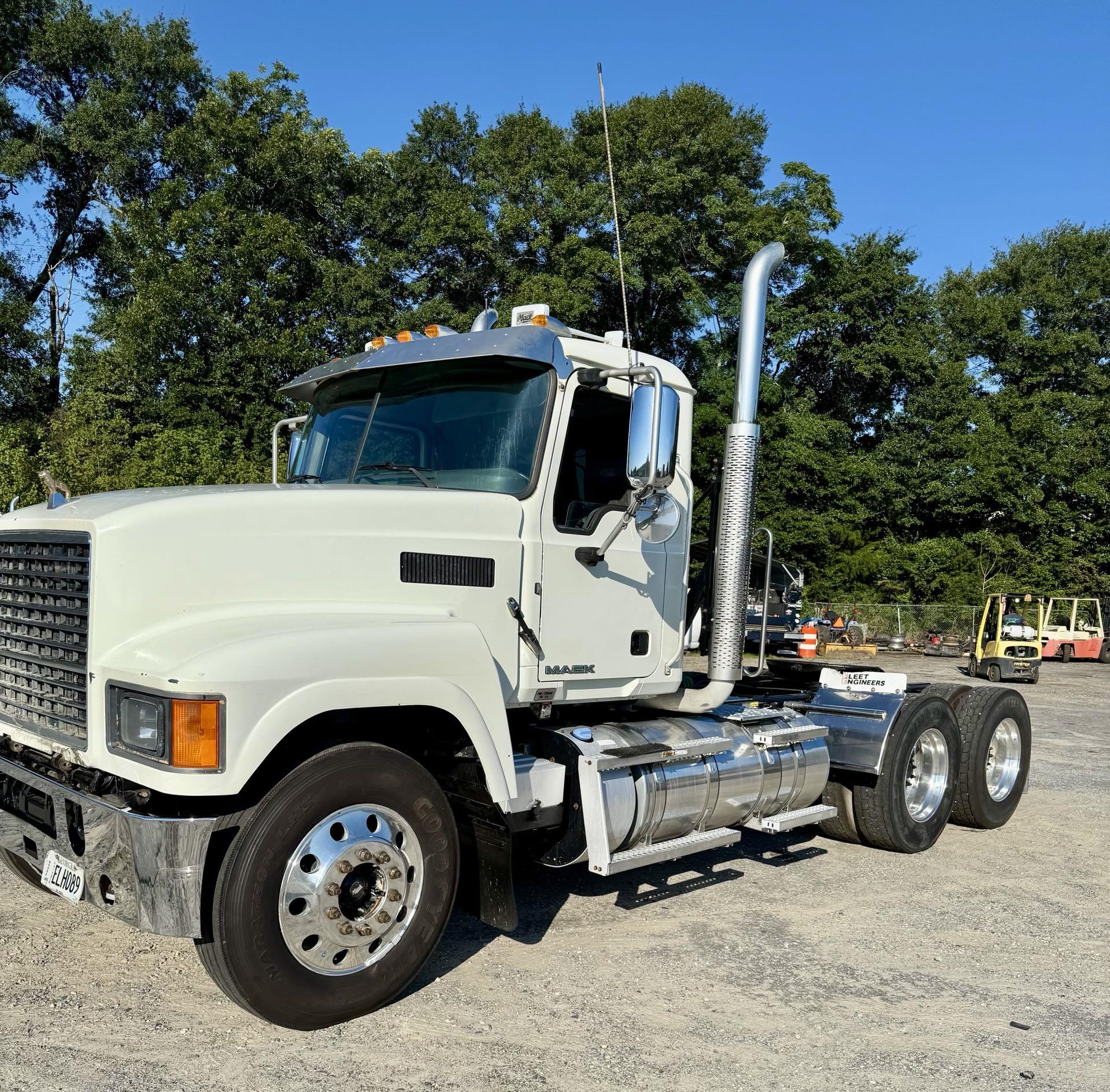 2015 Mack CHU613