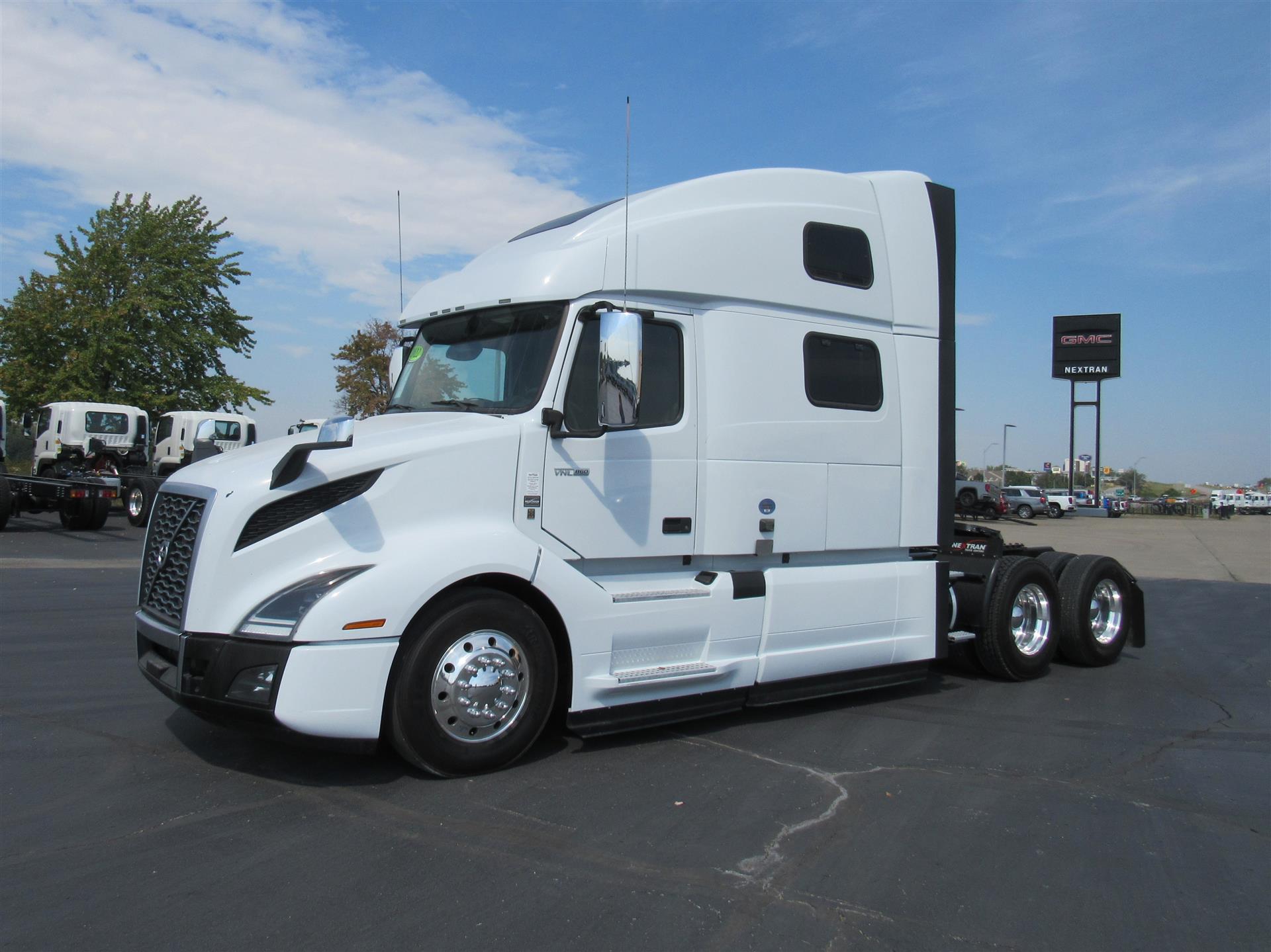 2022 Volvo VNL64T860