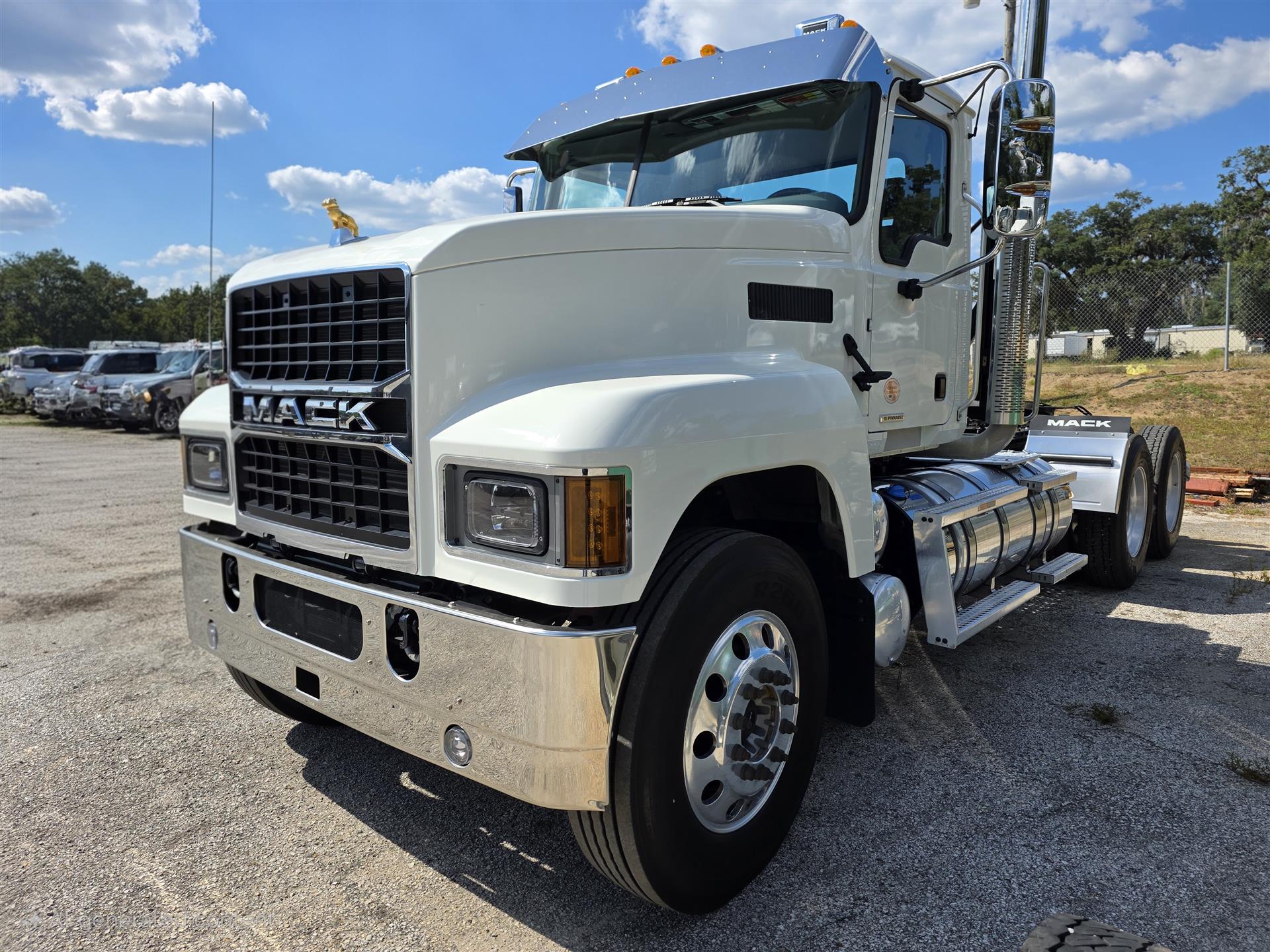 2025 Mack PI64T