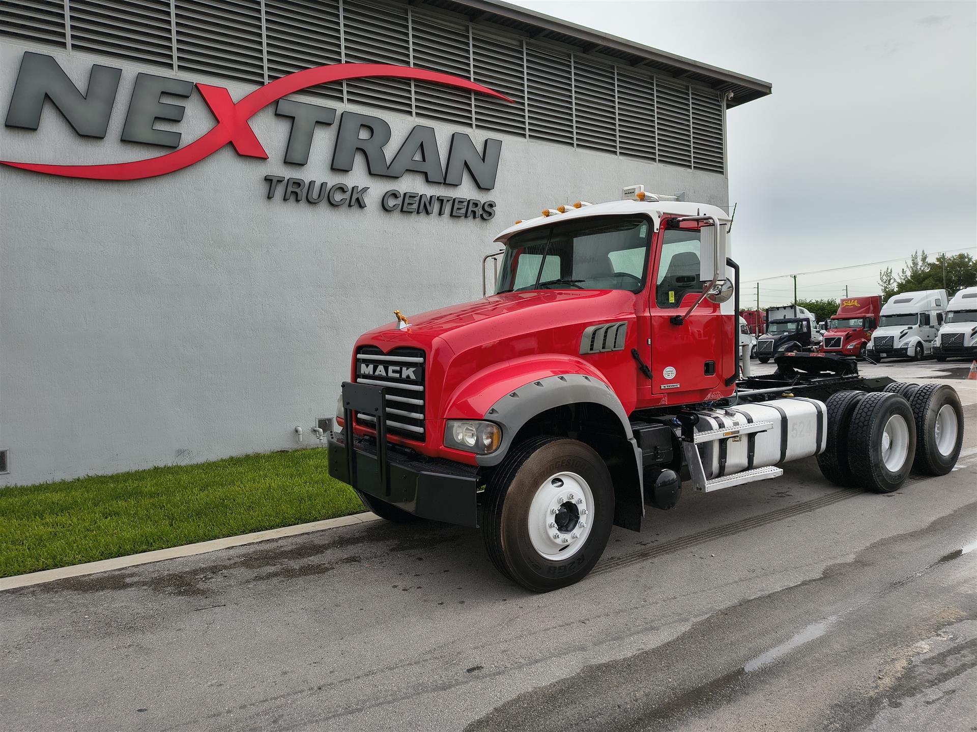 2020 Mack GR64FT