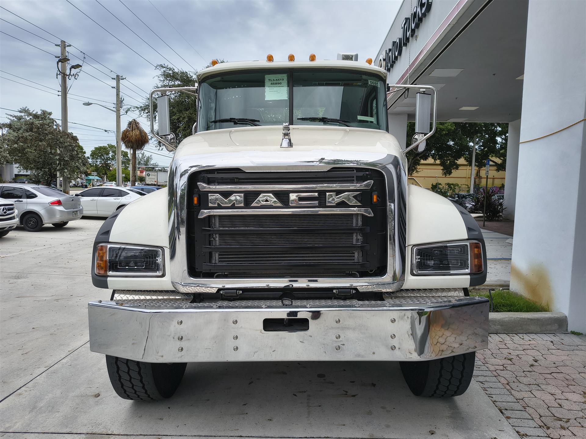 2025 Mack Granite - image 3