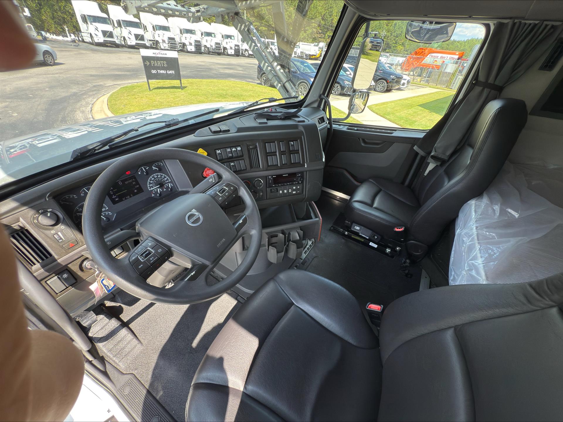 2024 Volvo - image 9