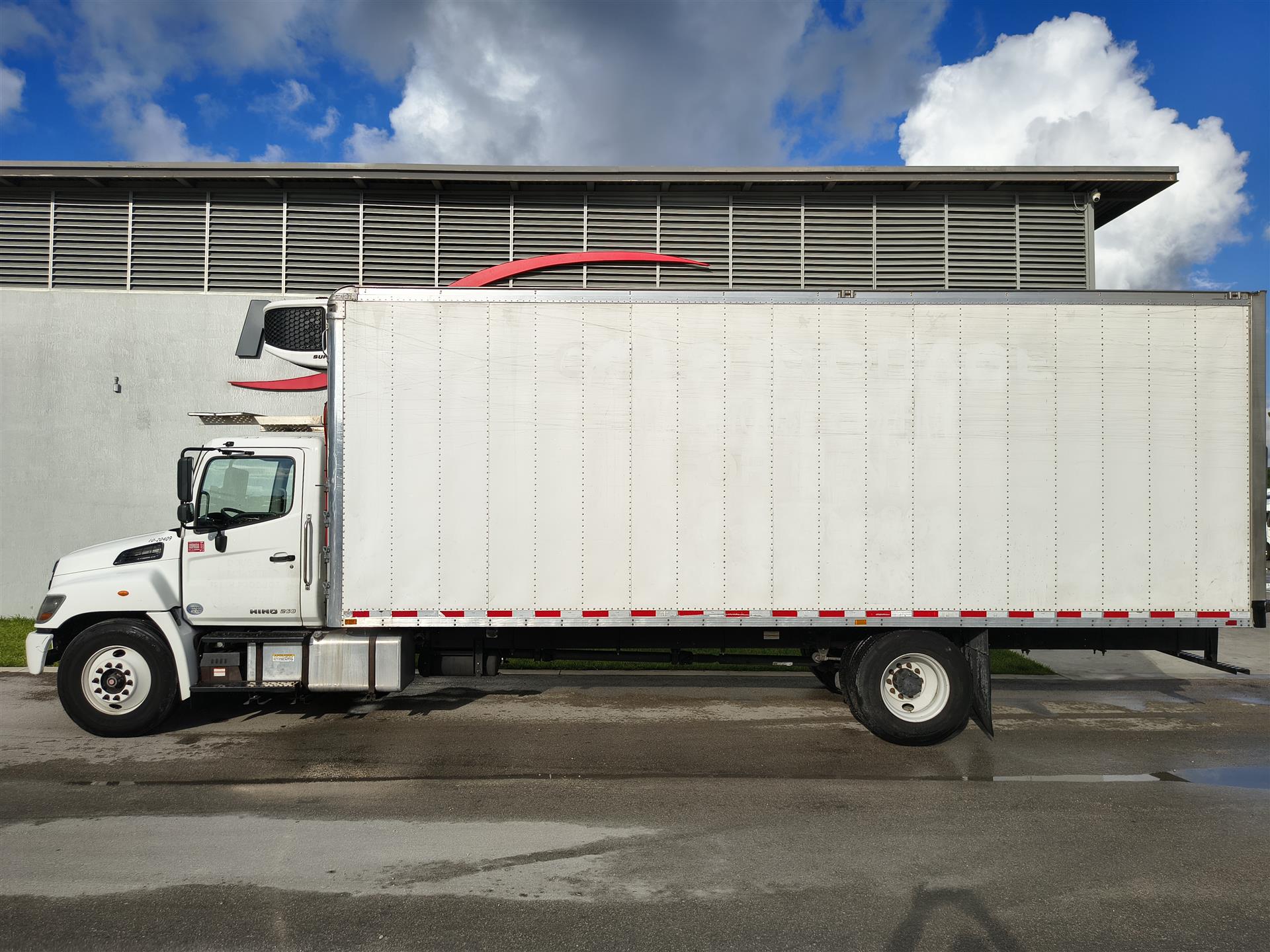 2020 Hino 268 - image 7