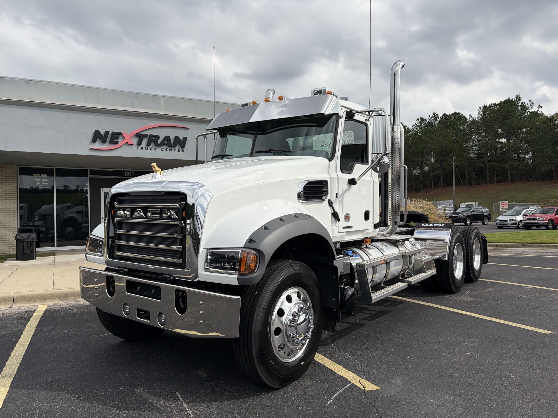 2025 Mack GR64FT