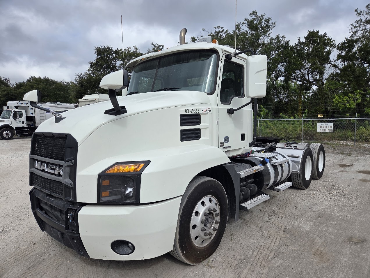 2019 Mack AN64T