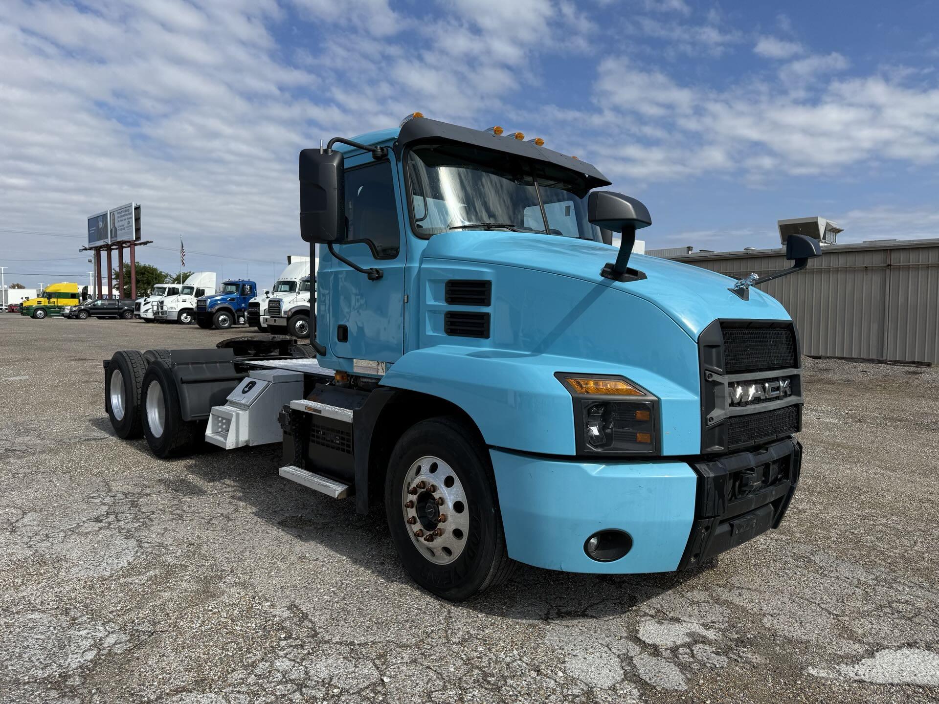 2020 Mack - image 6