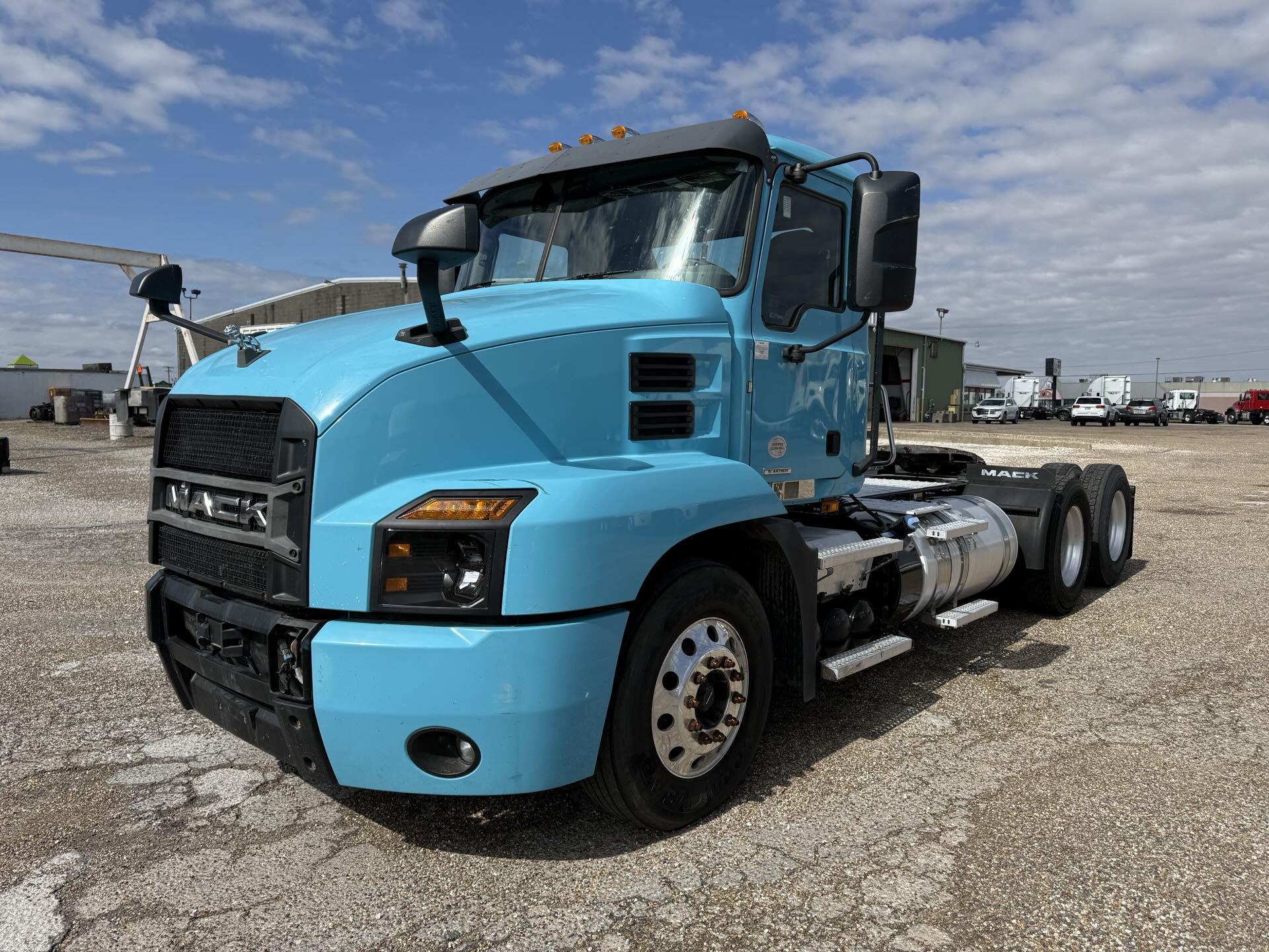 2020 Mack AN64T