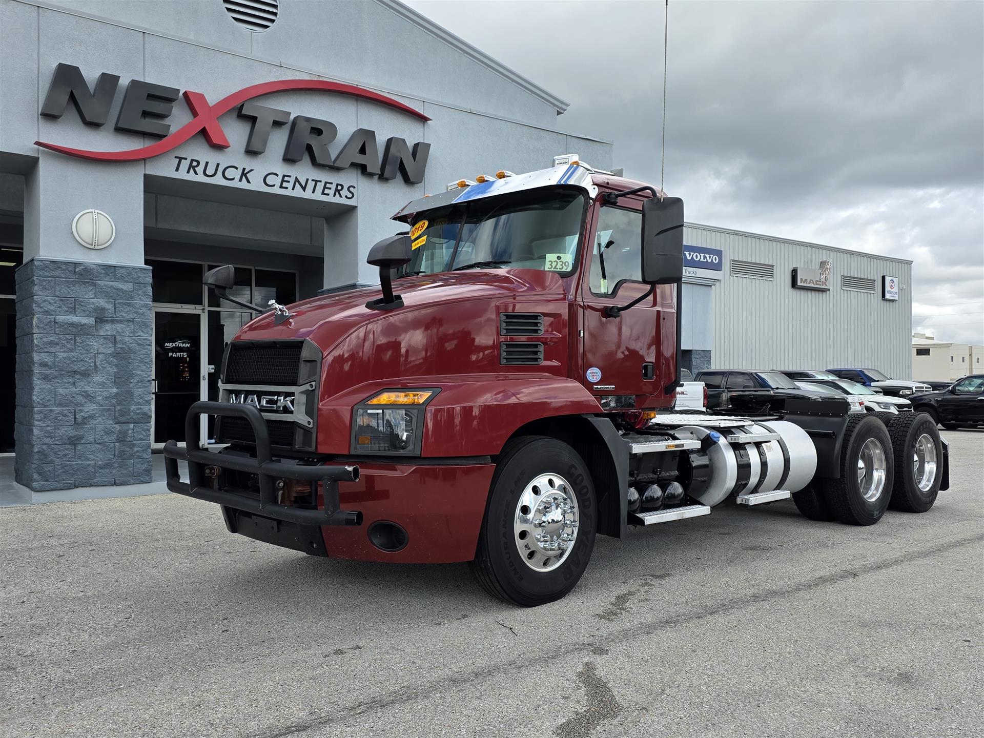 2019 Mack AN64T