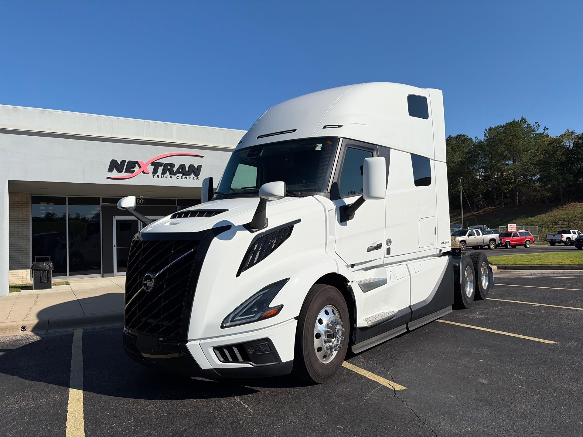 2025 Volvo VNL64T860