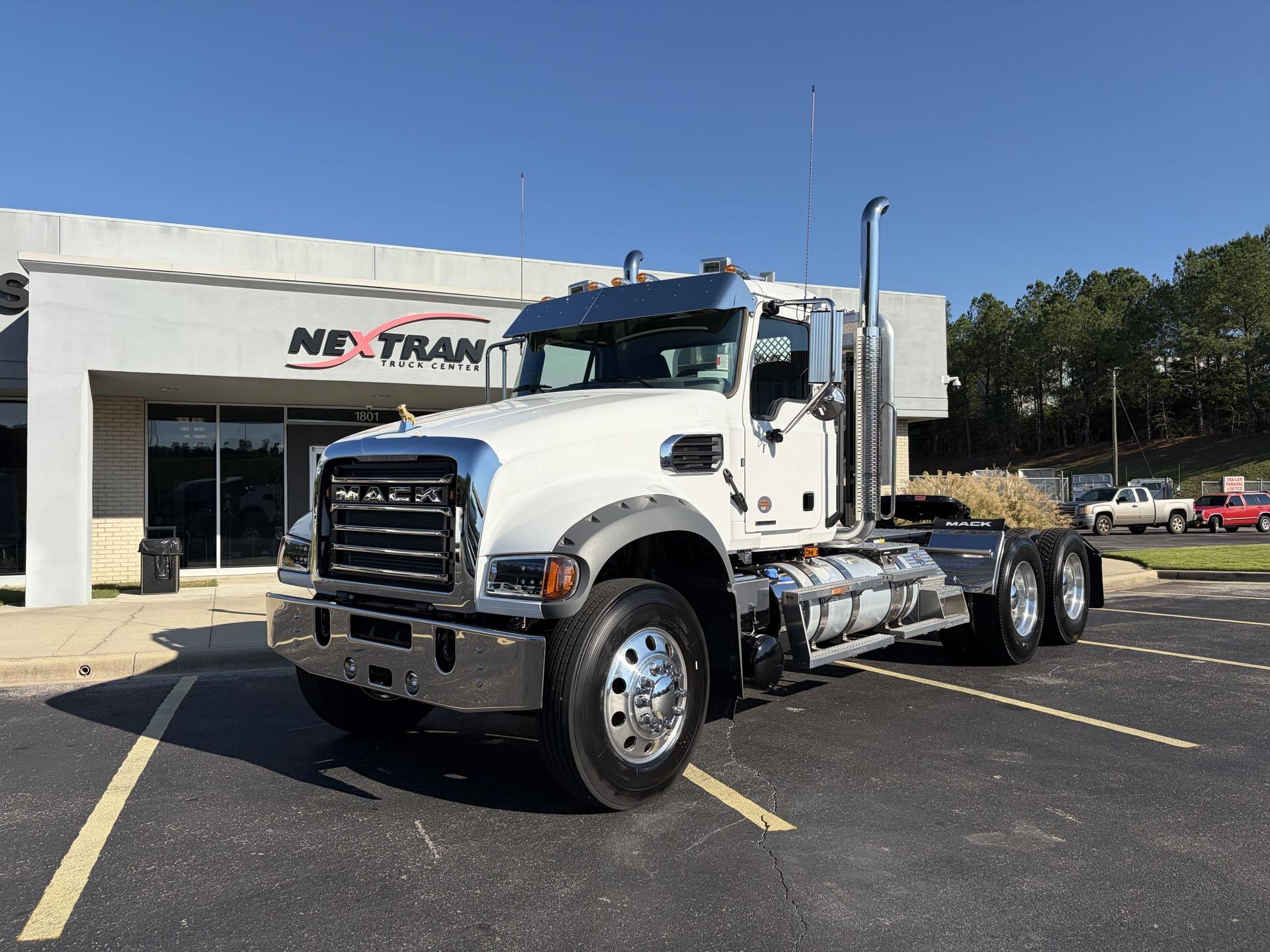 2025 Mack GR64FT
