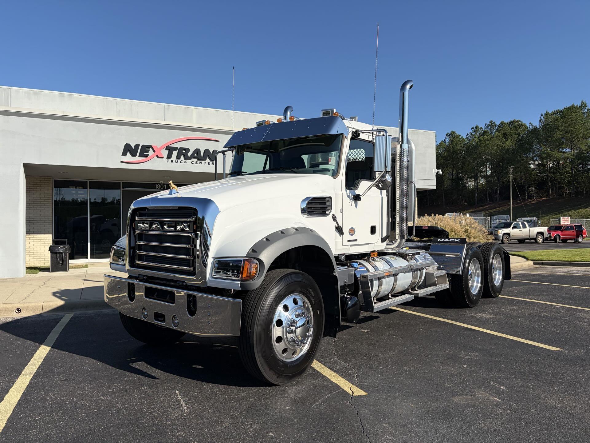 2025 Mack GR64FT