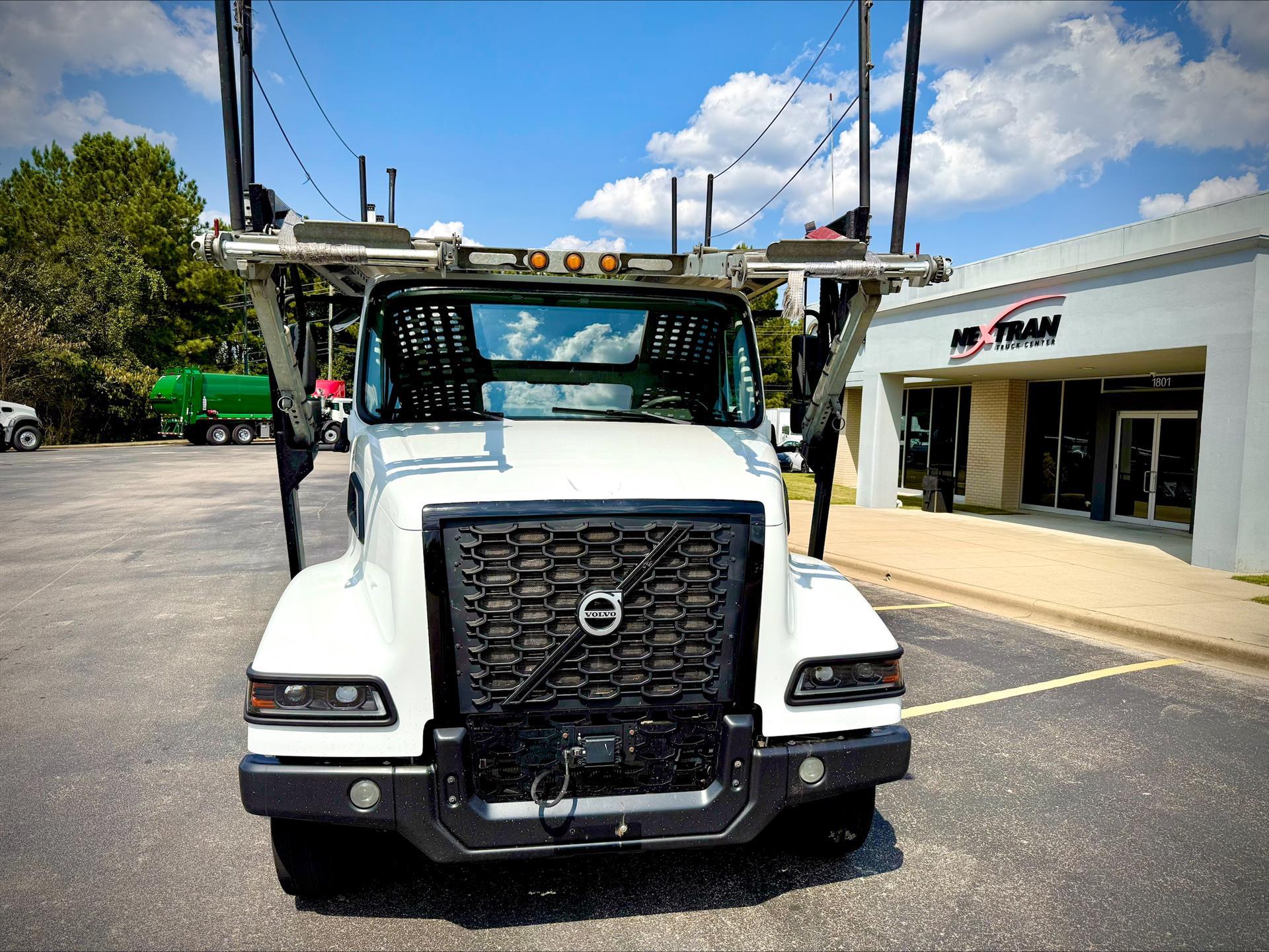 2024 Volvo - image 2