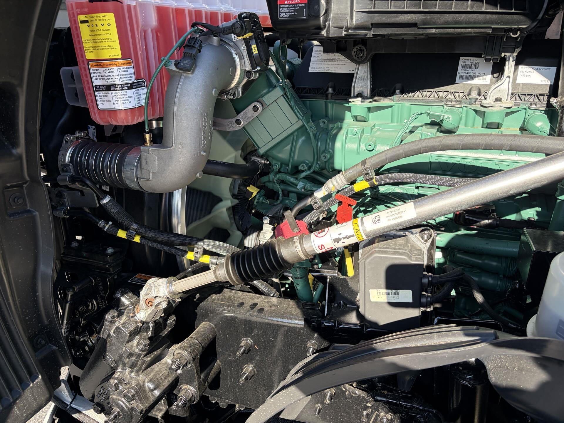 2026 Volvo - image 10