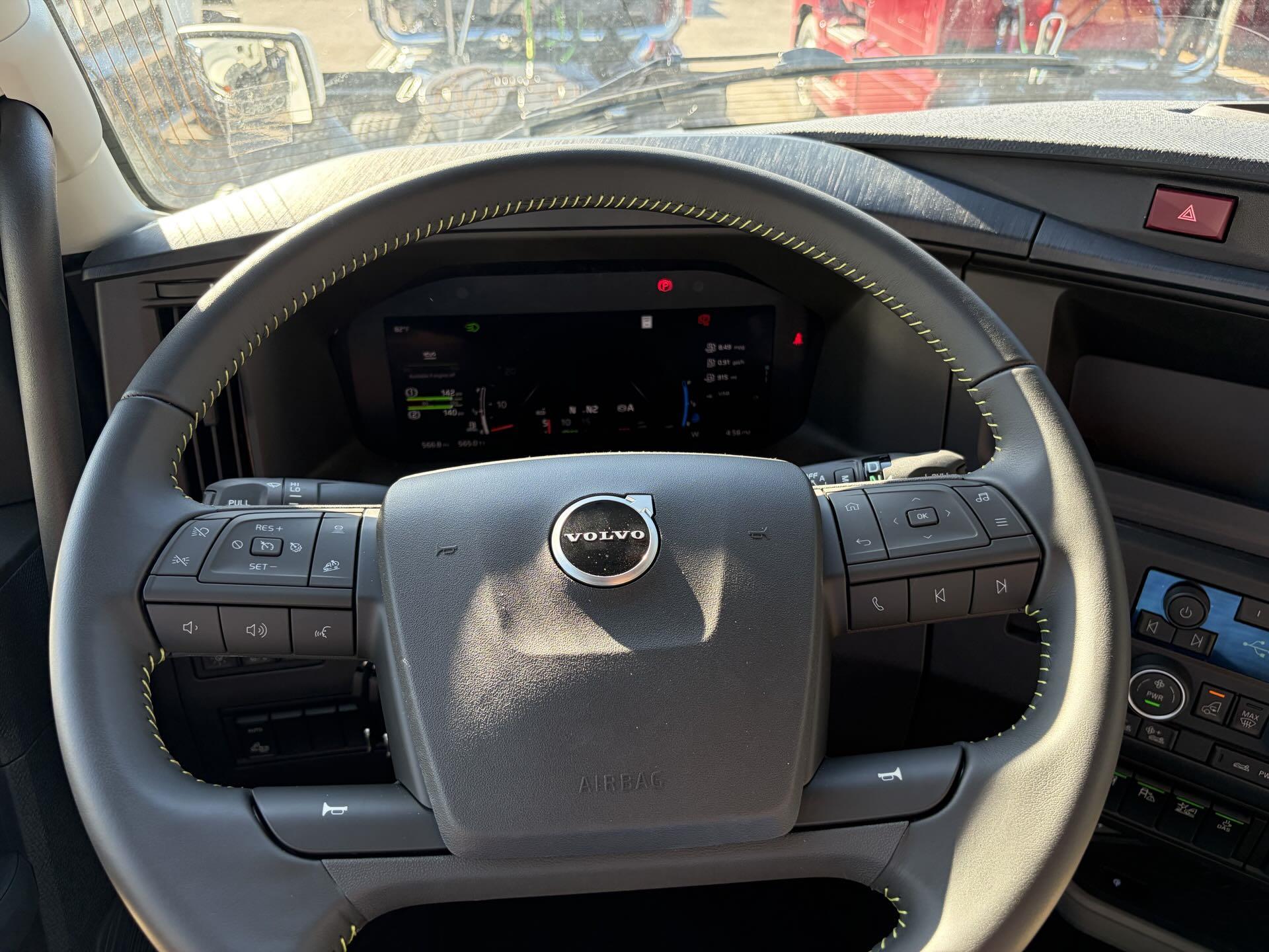 2026 Volvo - image 14