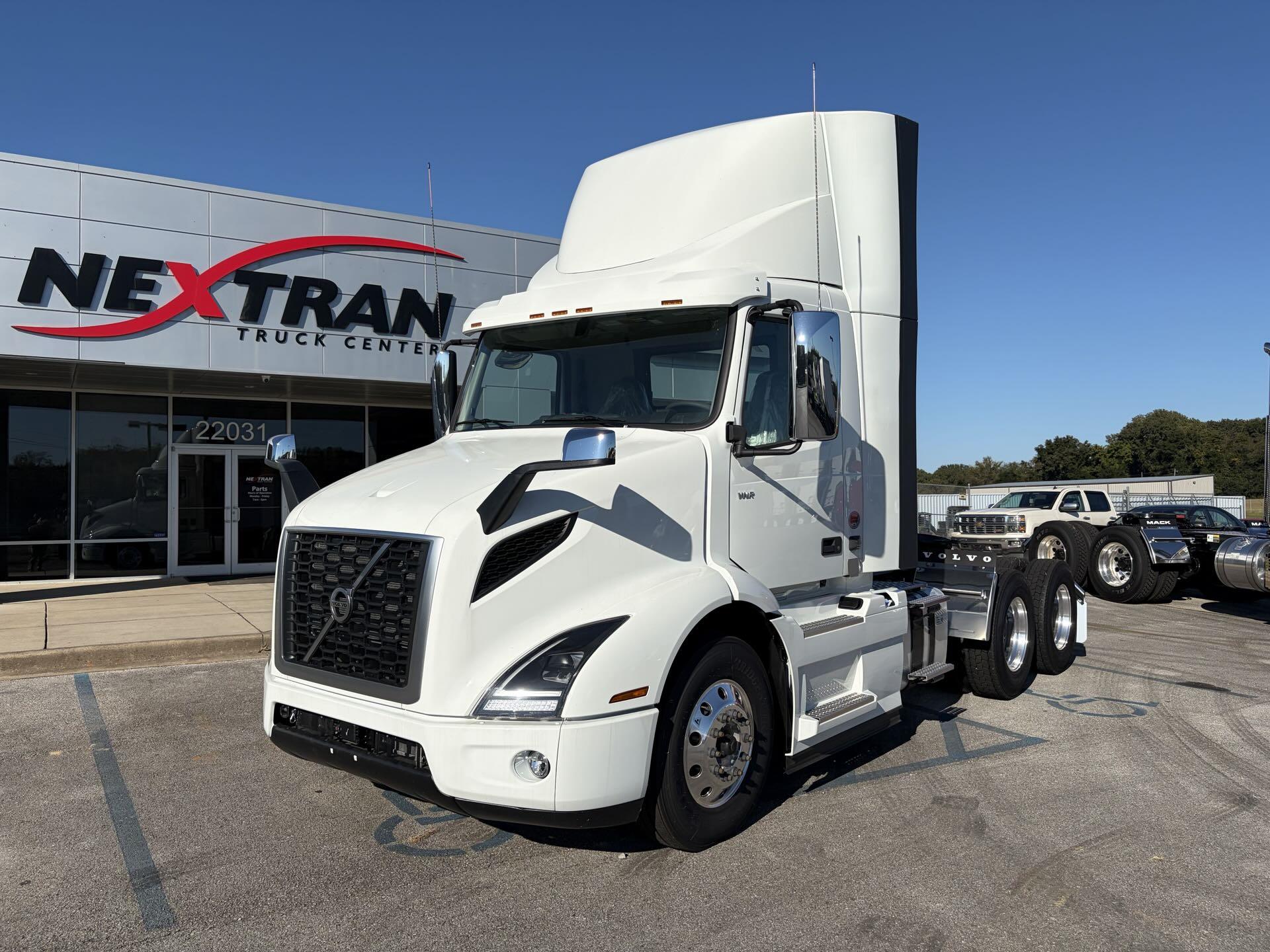 2026 Volvo VNR64T300