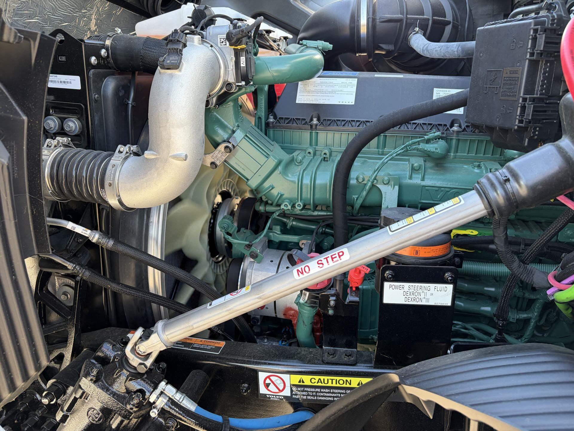 2026 Volvo - image 7