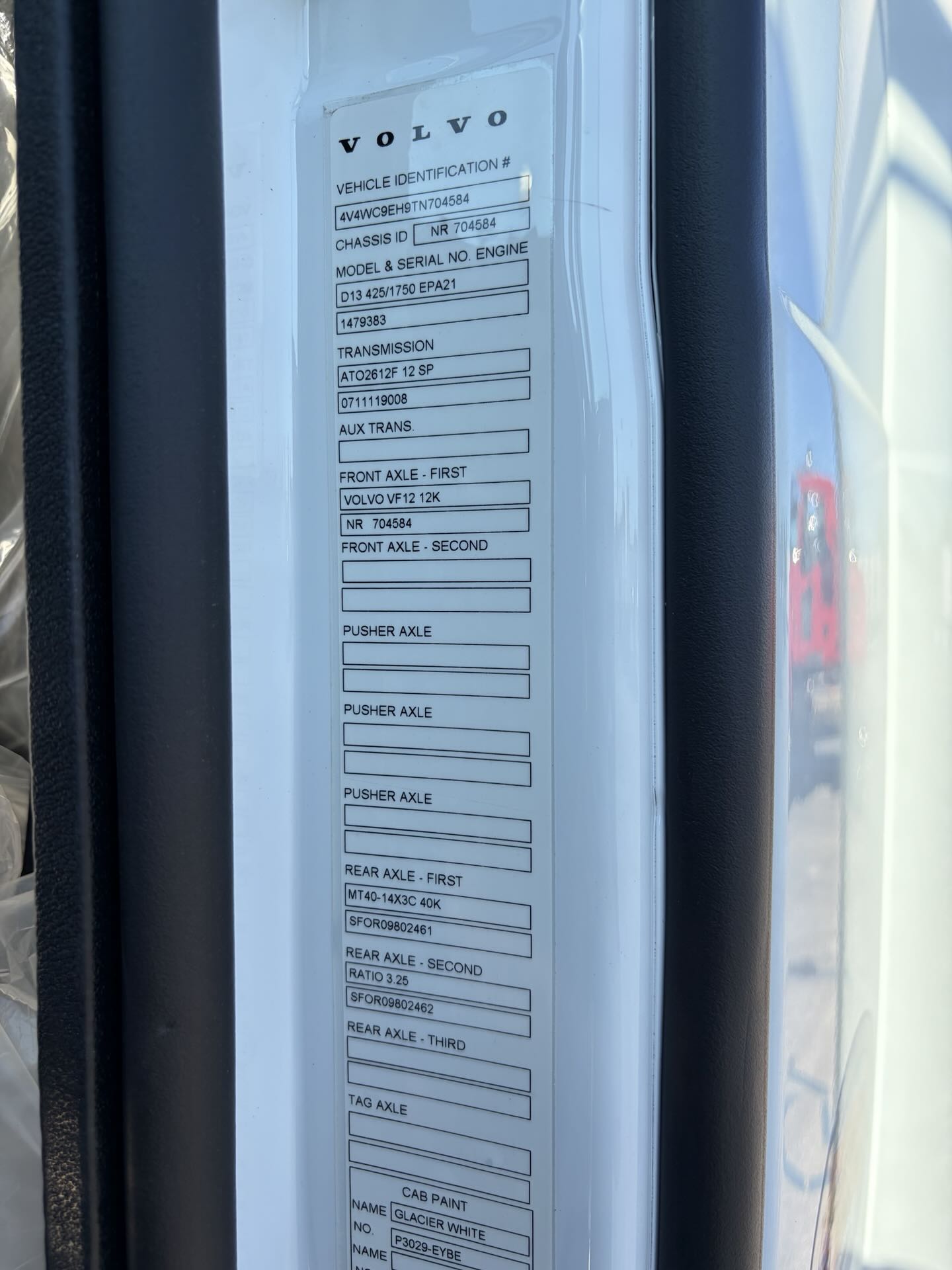 2026 Volvo - image 11