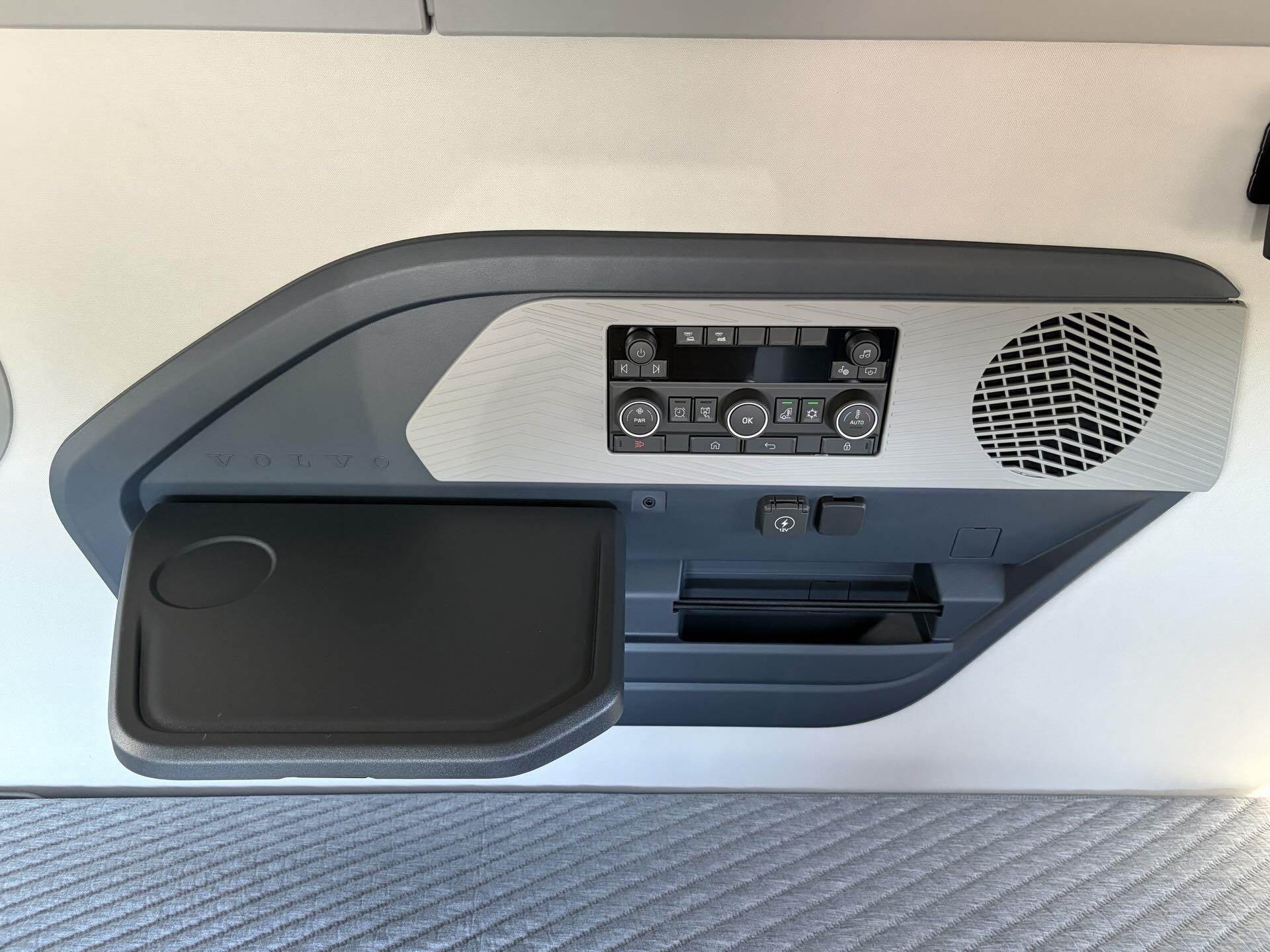 2026 Volvo - image 29