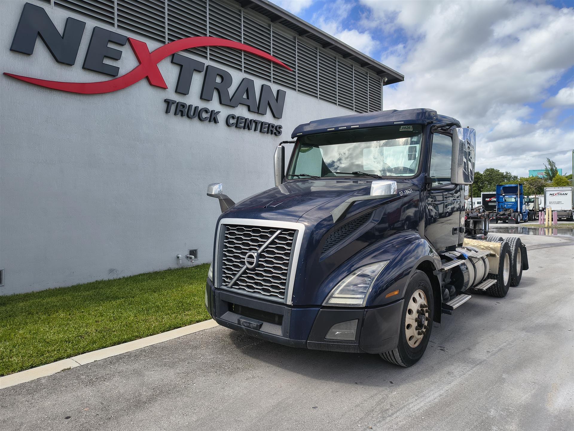 2018 Volvo VNL64T300