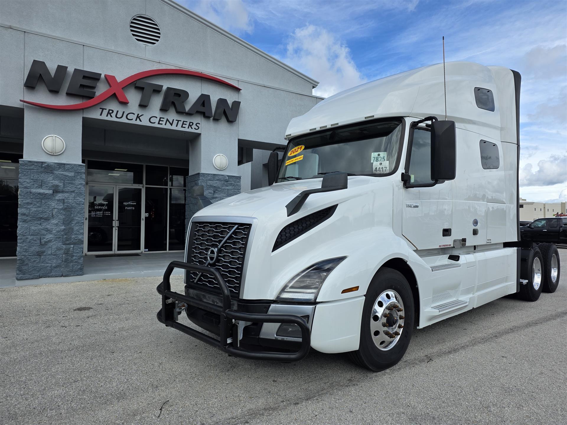 2021 Volvo VNL64T760