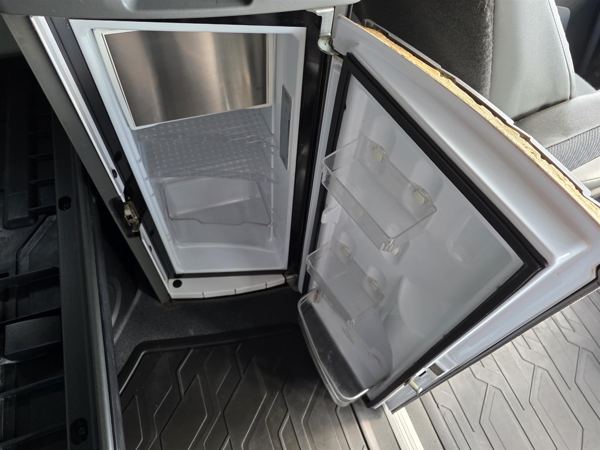 2021 Volvo - image 13