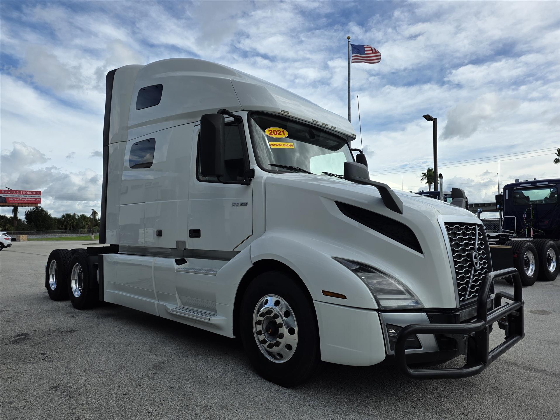 2021 Volvo - image 2