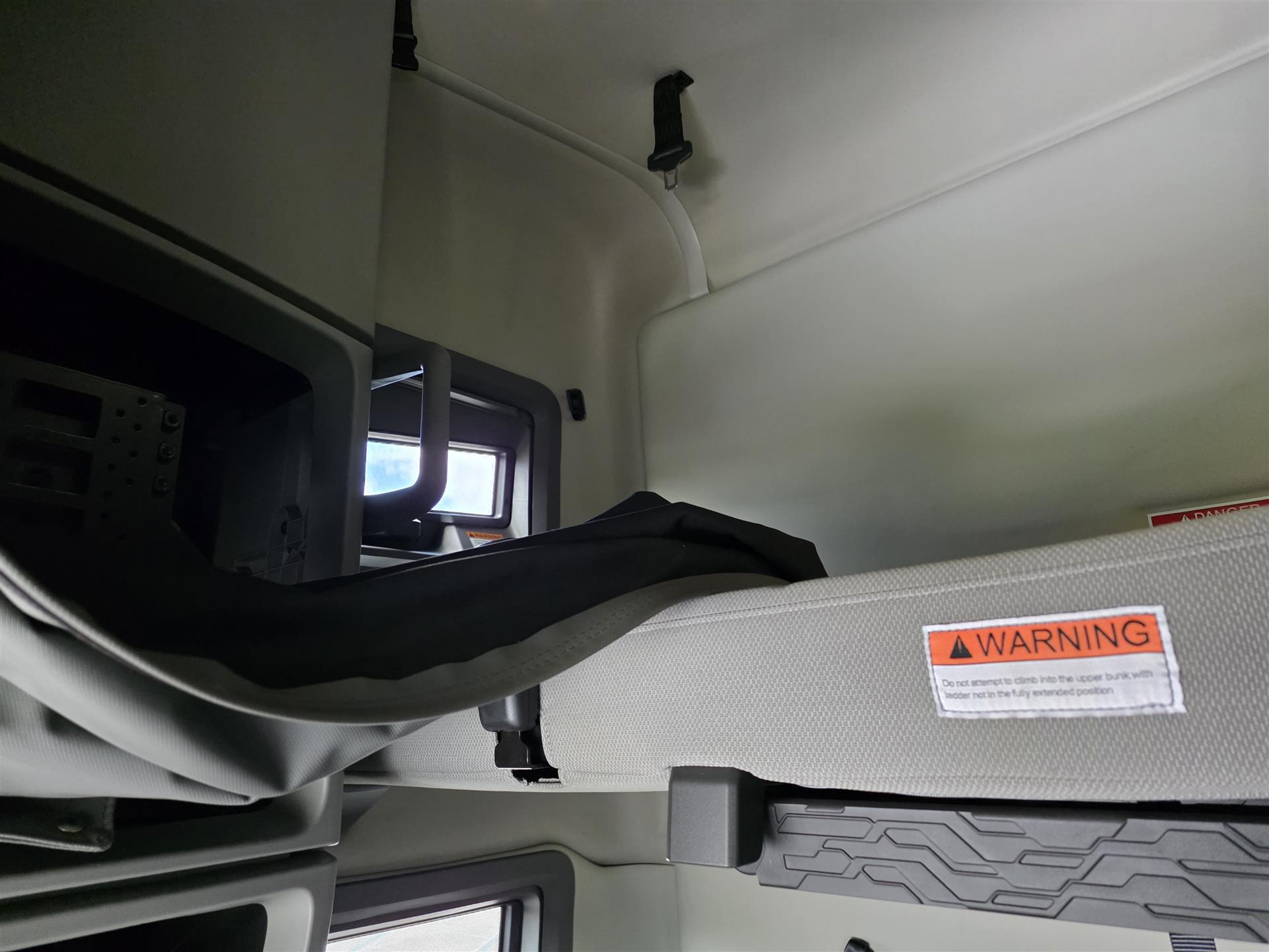 2021 Volvo - image 15